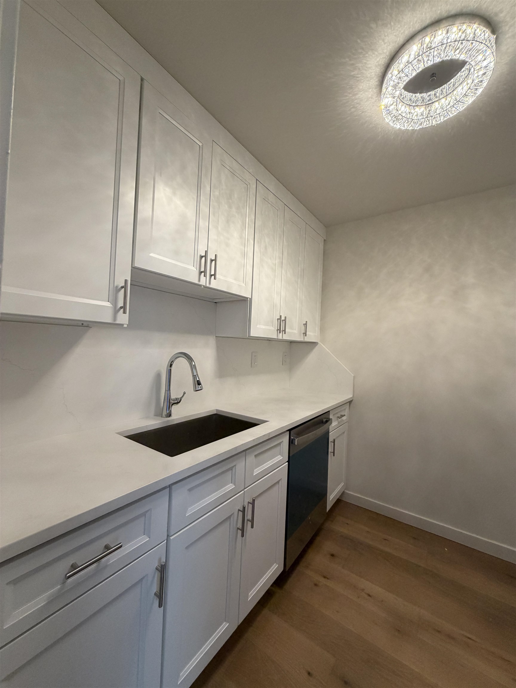 201 ST PAULS AVE Unit: 8F