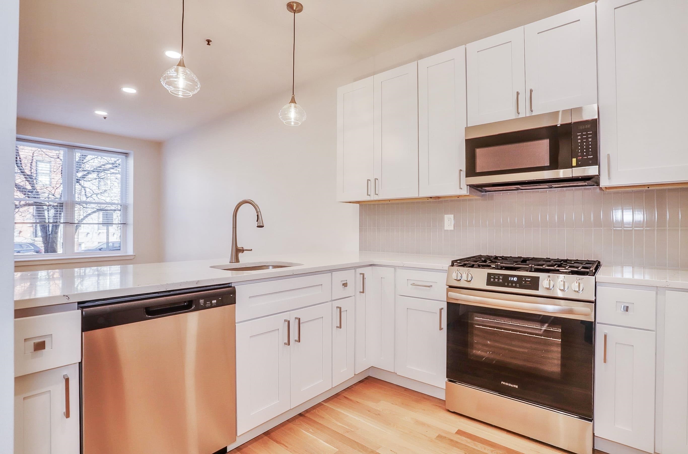 1115 WILLOW AVE Unit: 111