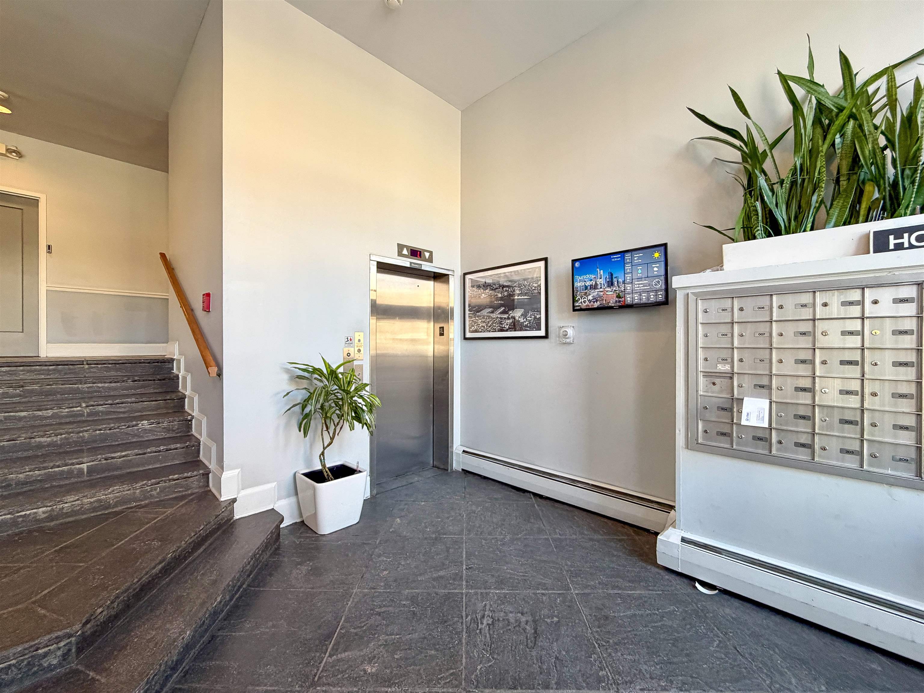 1115 WILLOW AVE Unit: 111