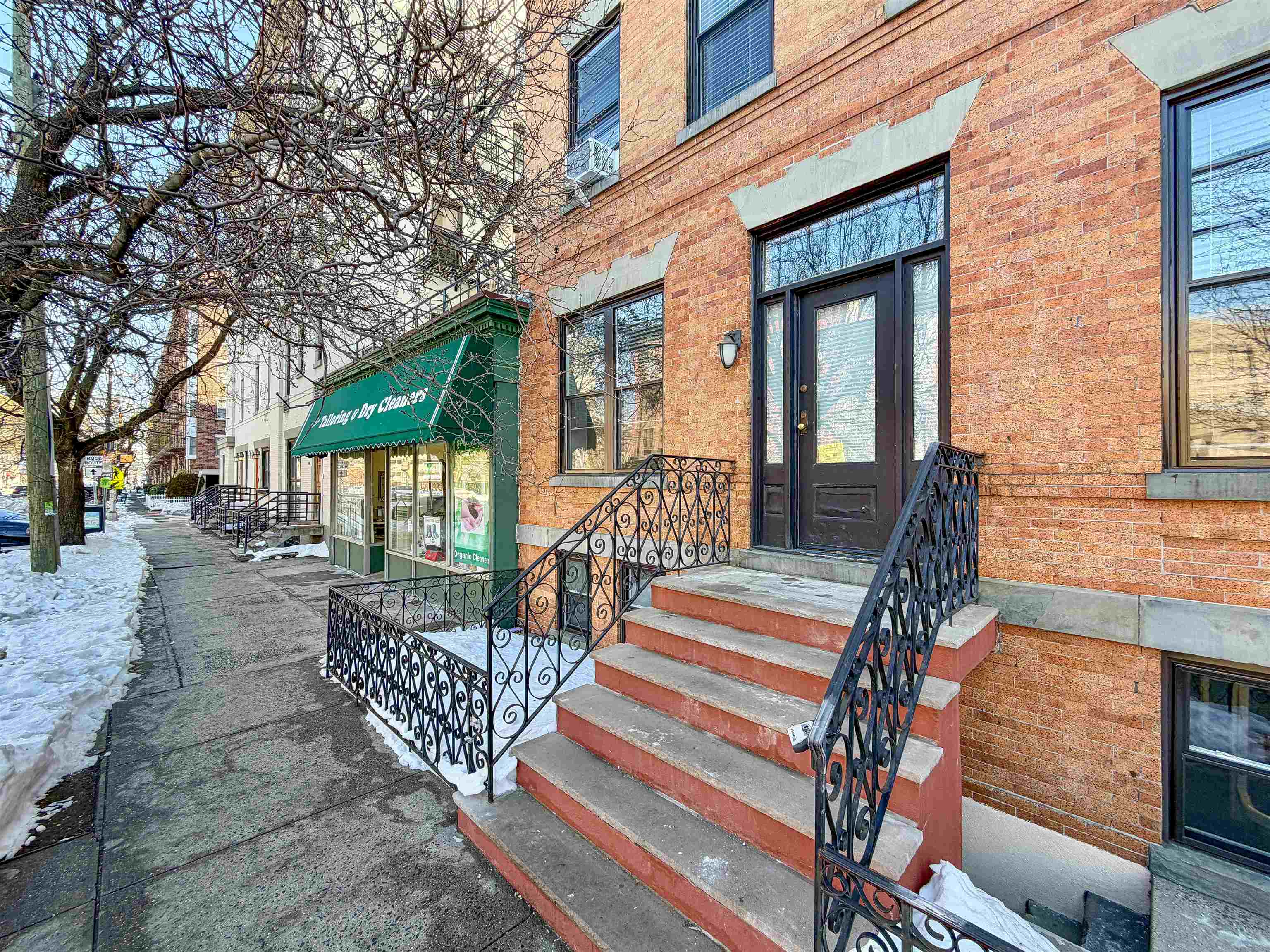 1115 WILLOW AVE Unit: 111