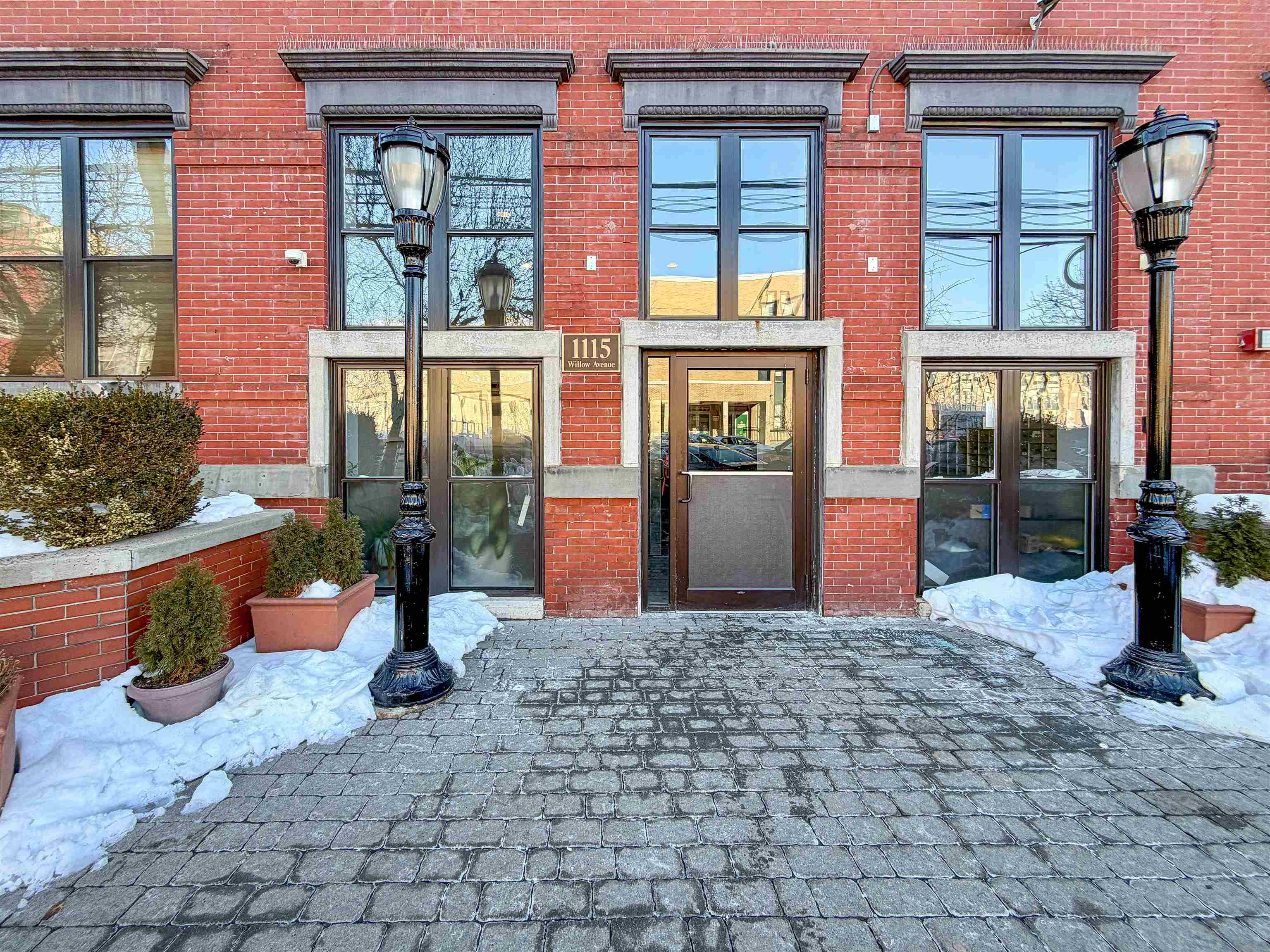 1115 WILLOW AVE Unit: 111