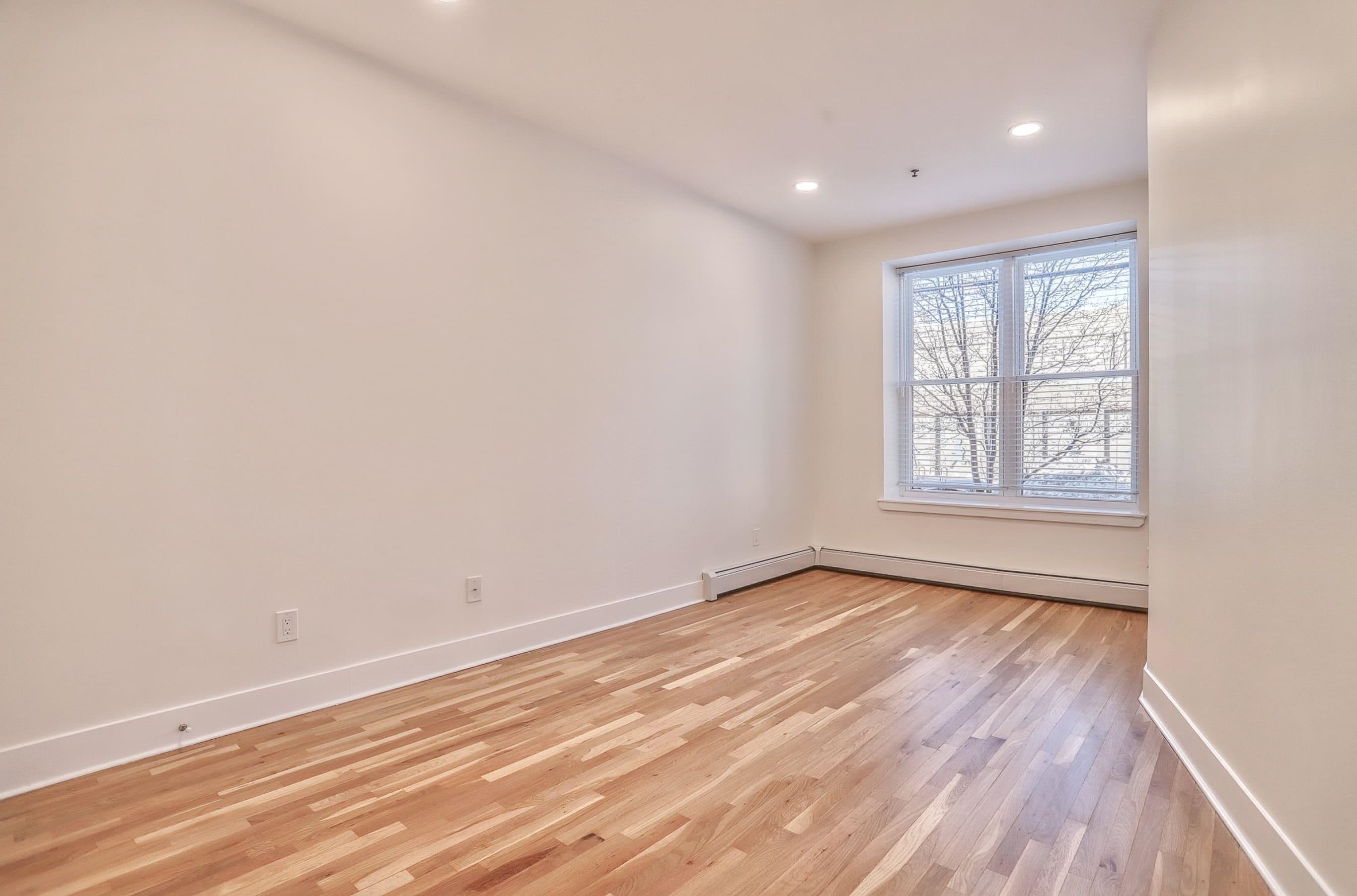 1115 WILLOW AVE Unit: 111