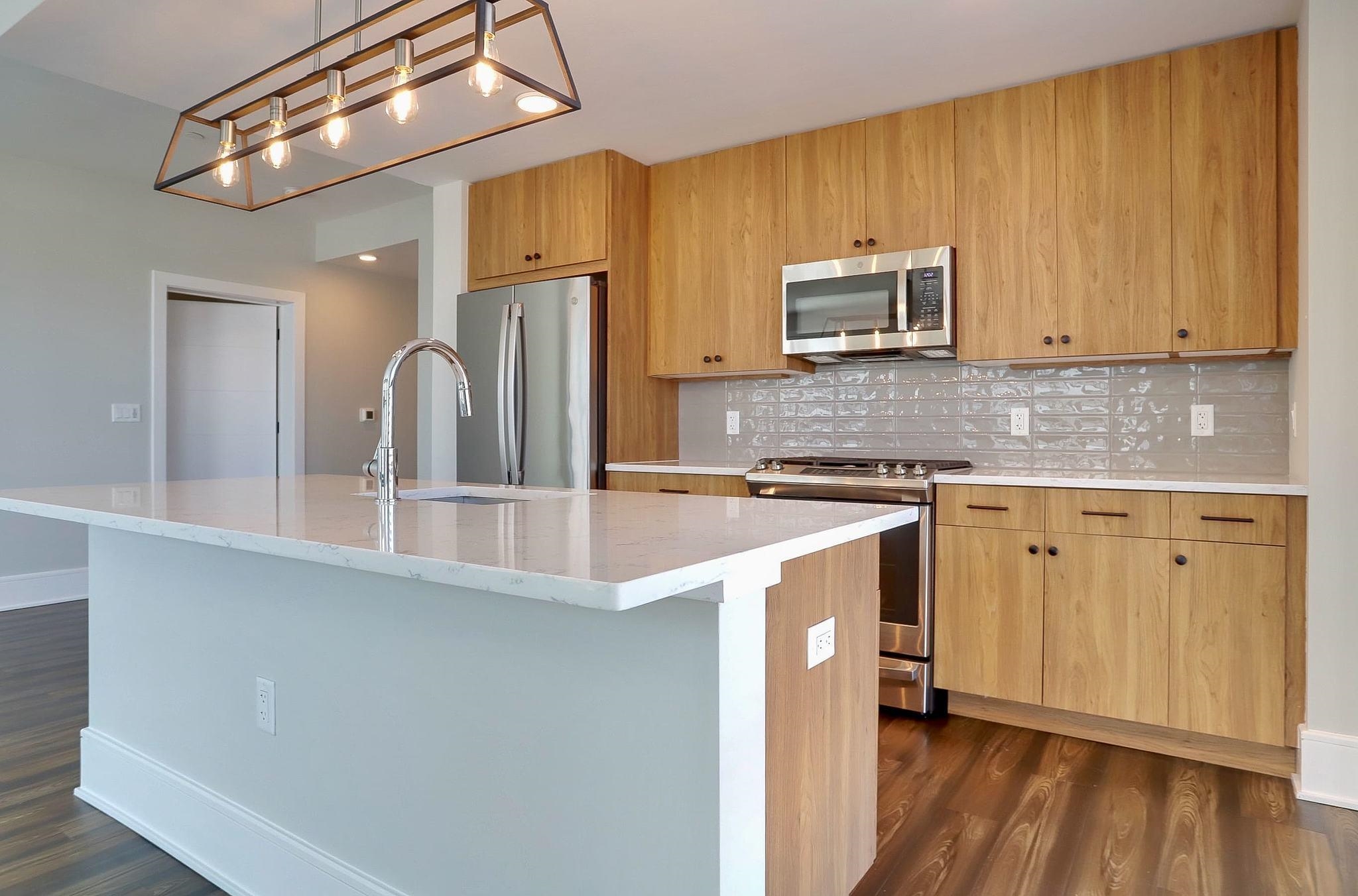 32 OAKLAND AVE Unit: 1007