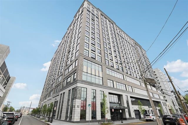 32 OAKLAND AVE Unit: 1007