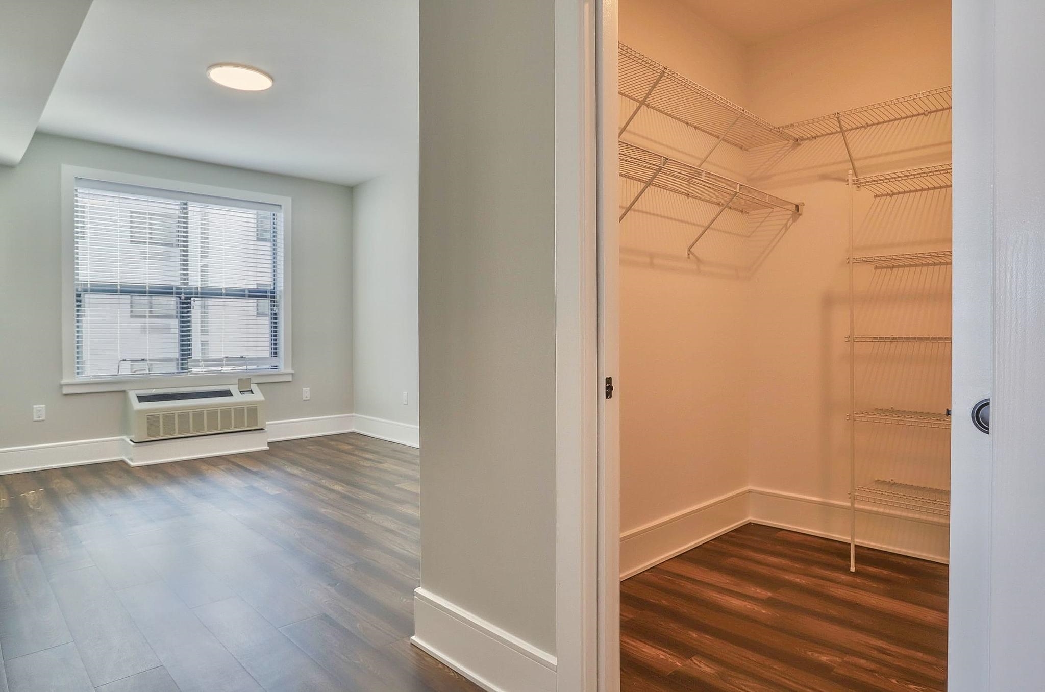 32 OAKLAND AVE Unit: 1007