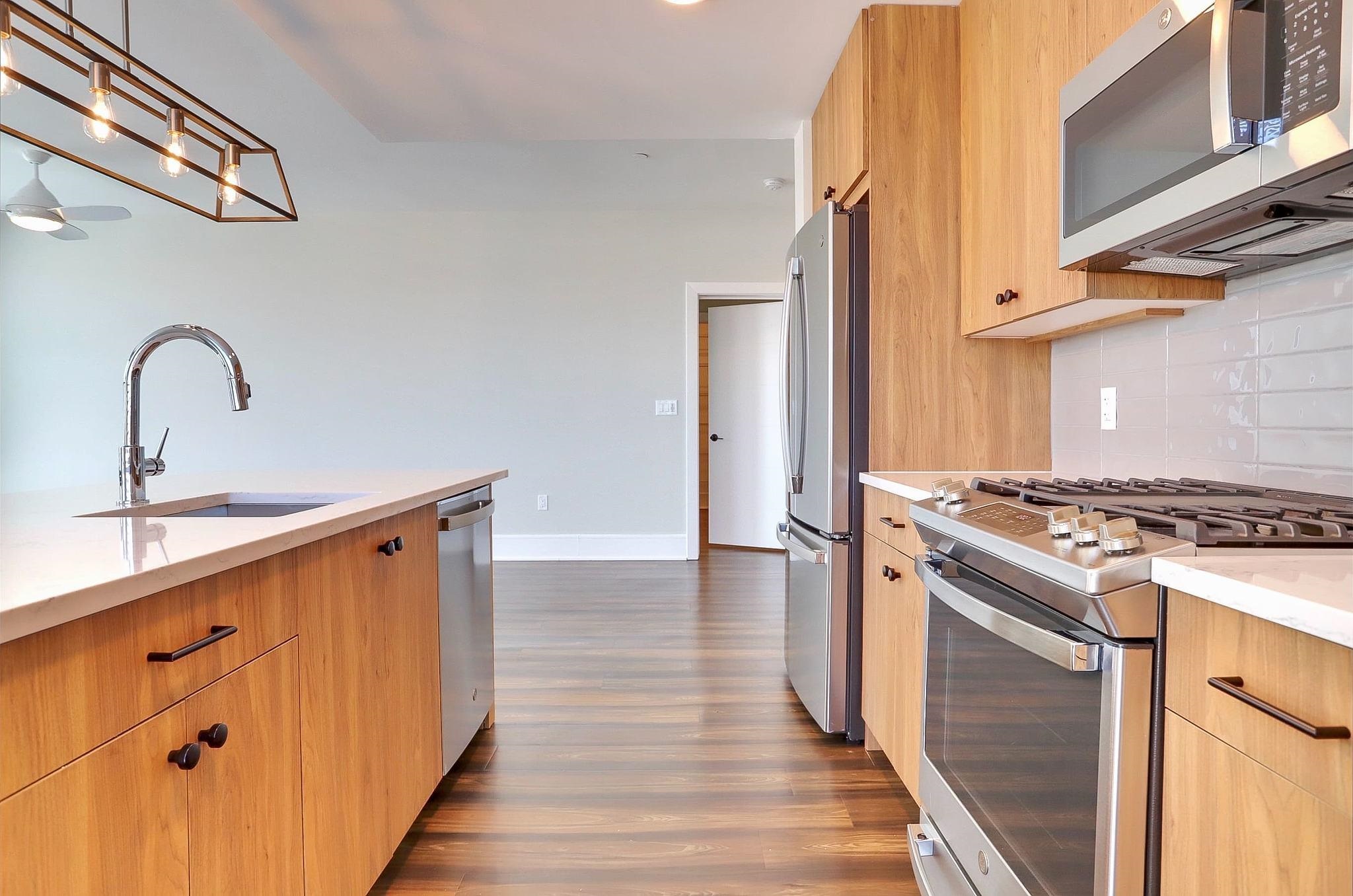 32 OAKLAND AVE Unit: 1007