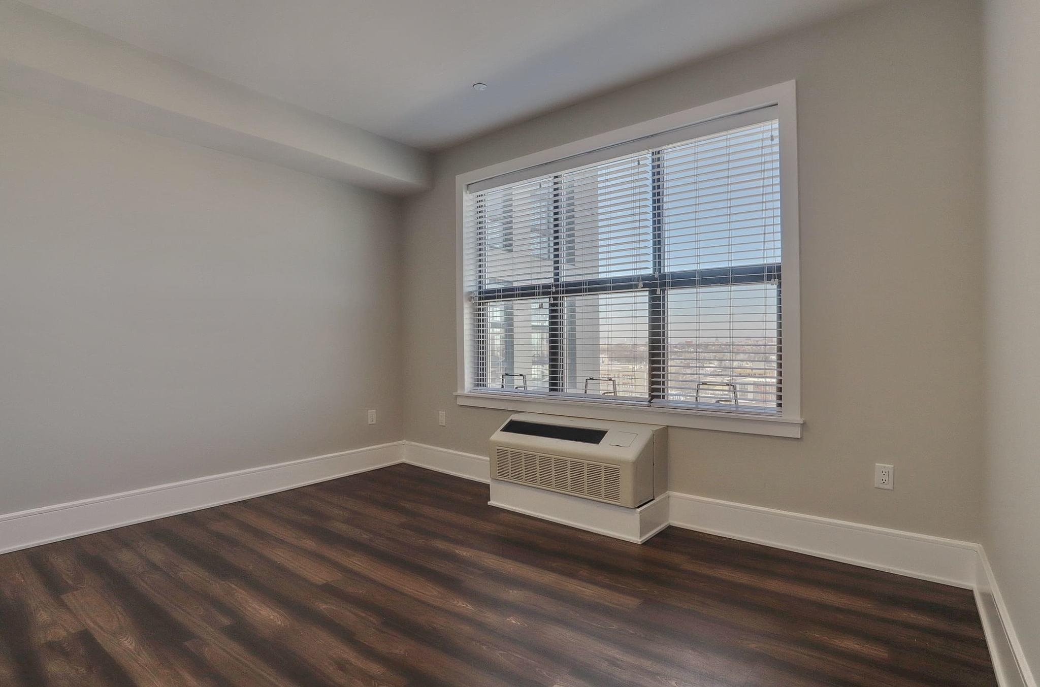 32 OAKLAND AVE Unit: 1007