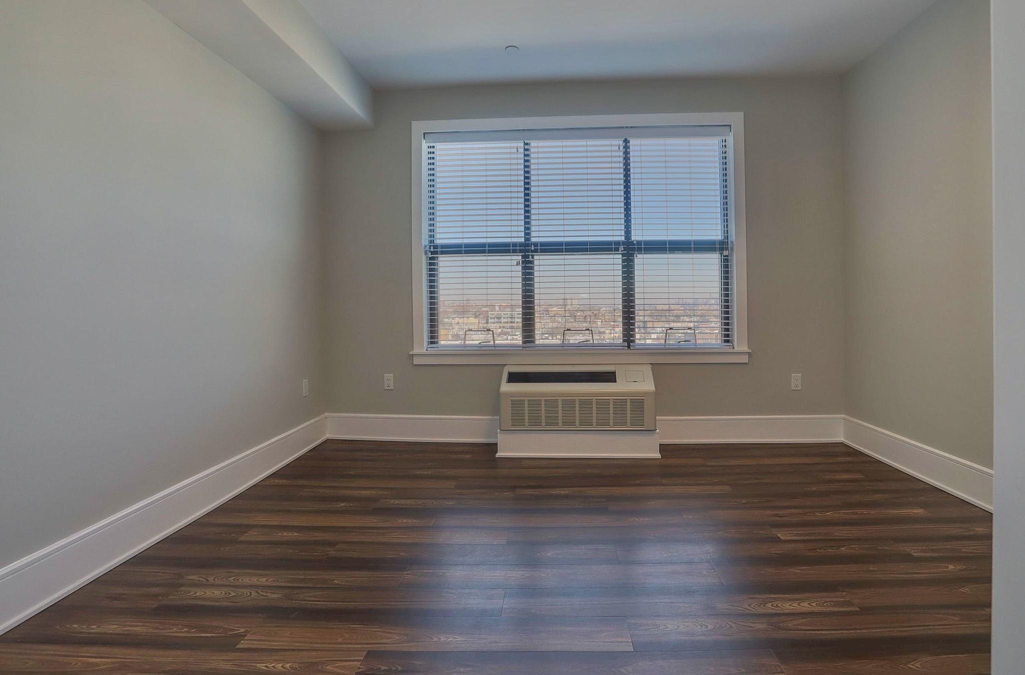 32 OAKLAND AVE Unit: 1007