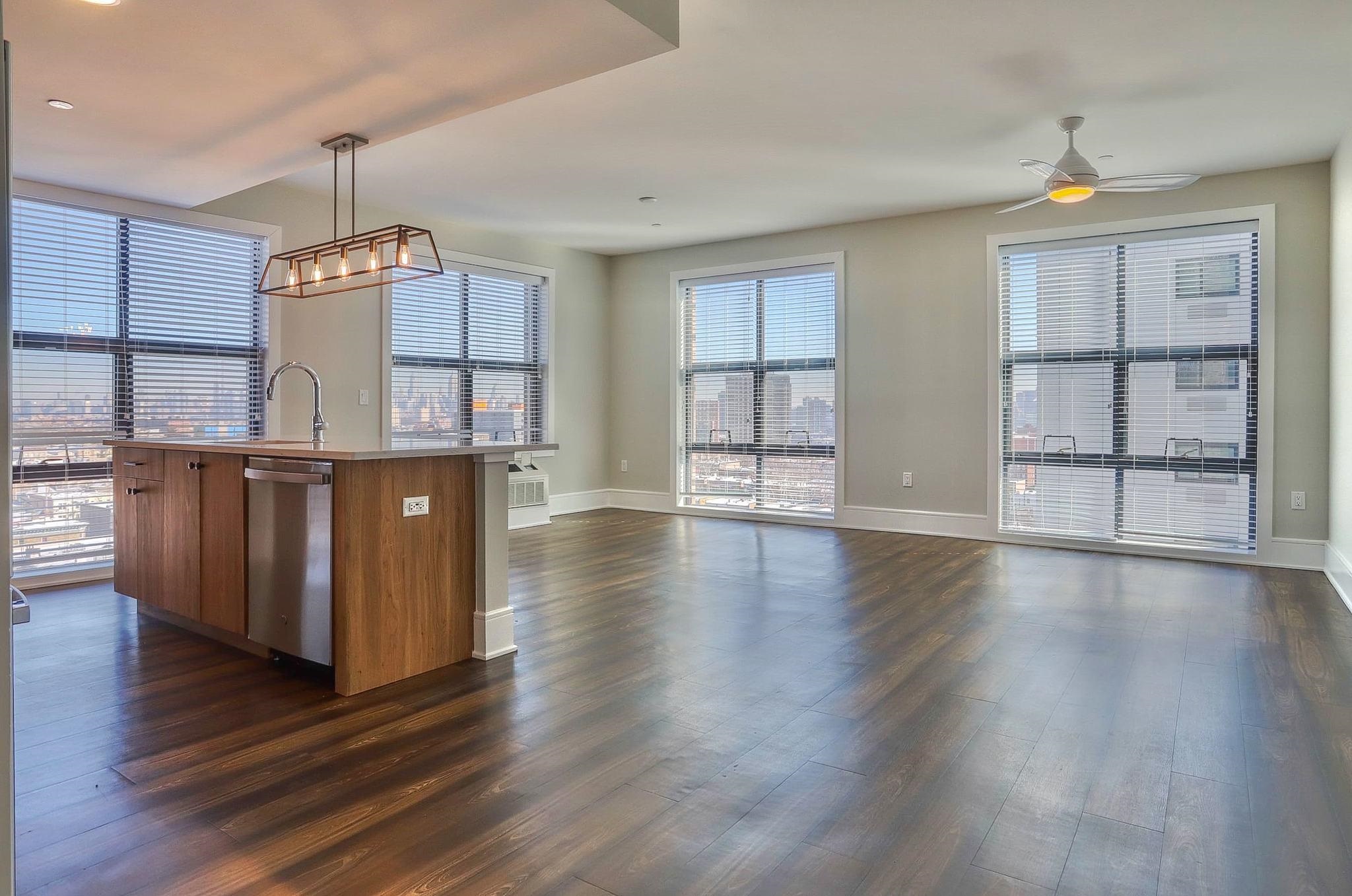 32 OAKLAND AVE Unit: 1007