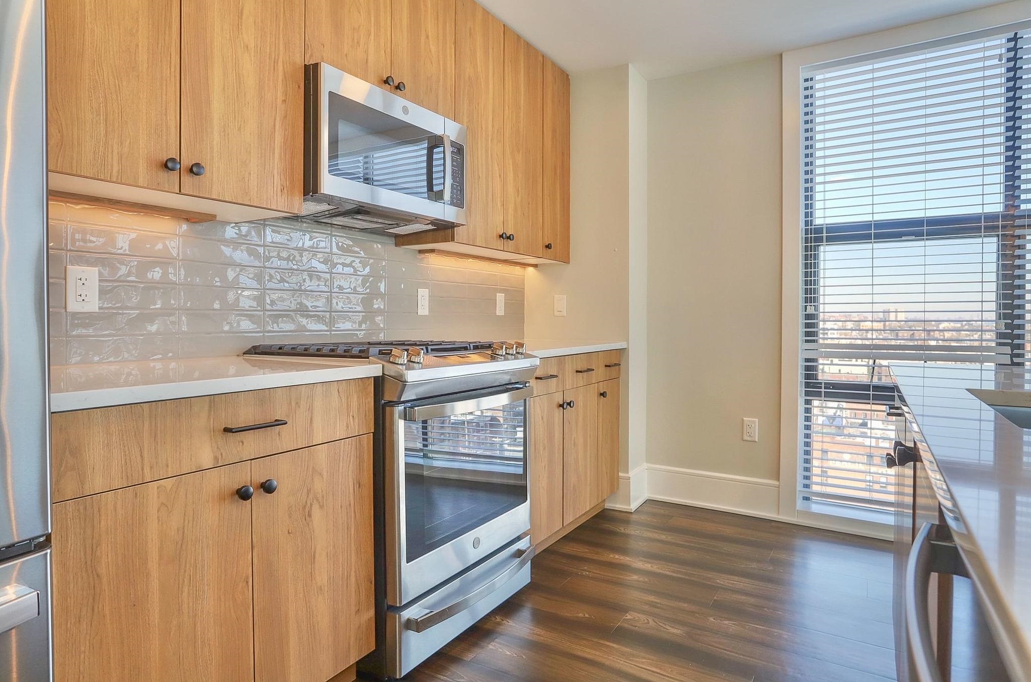 32 OAKLAND AVE Unit: 1007