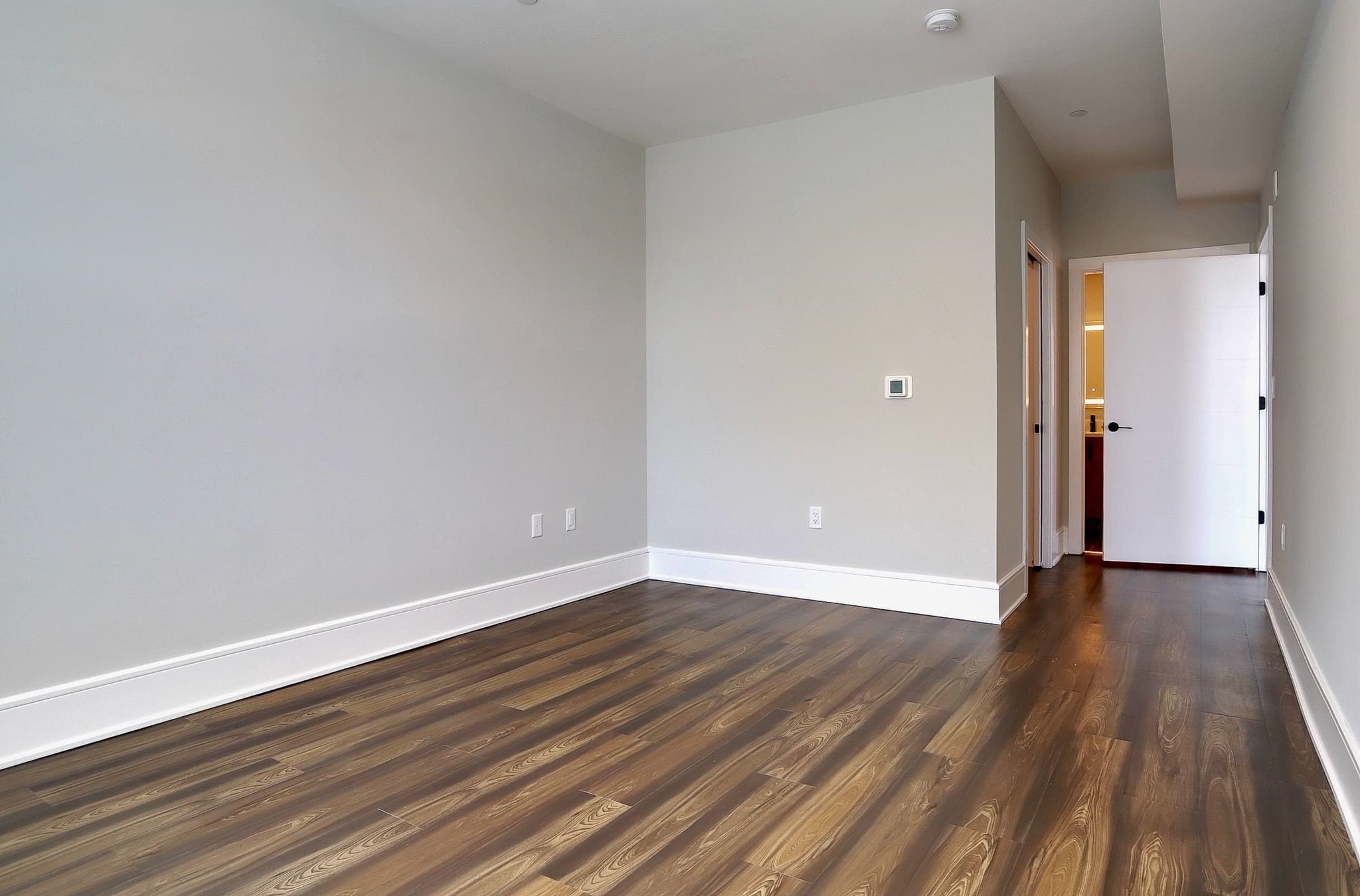 32 OAKLAND AVE Unit: 1007