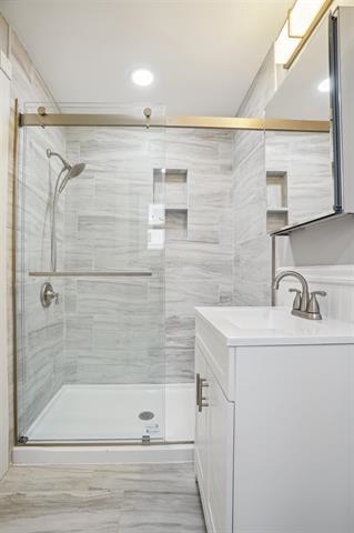 198 GRIFFITH ST Unit: 2R