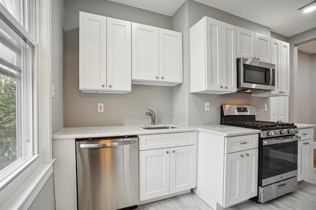 198 GRIFFITH ST Unit: 2R