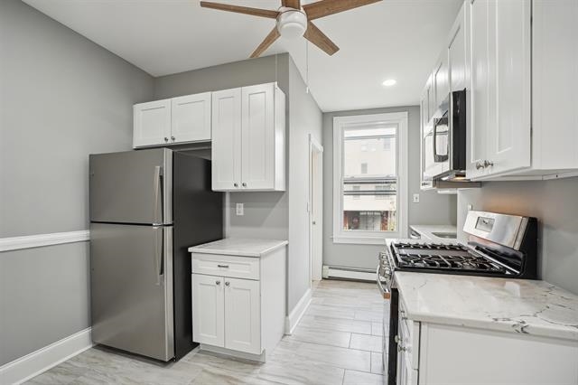 198 GRIFFITH ST Unit: 2R