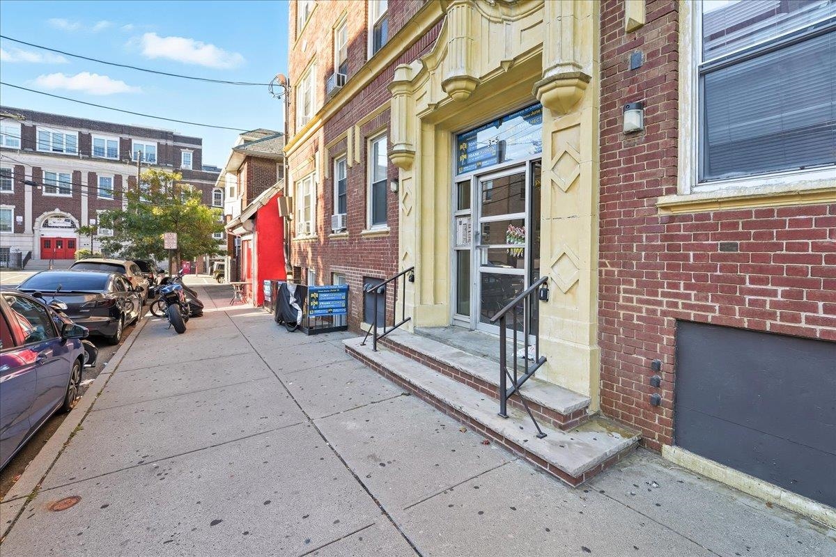 3-5 POTTER PL Unit: 5A