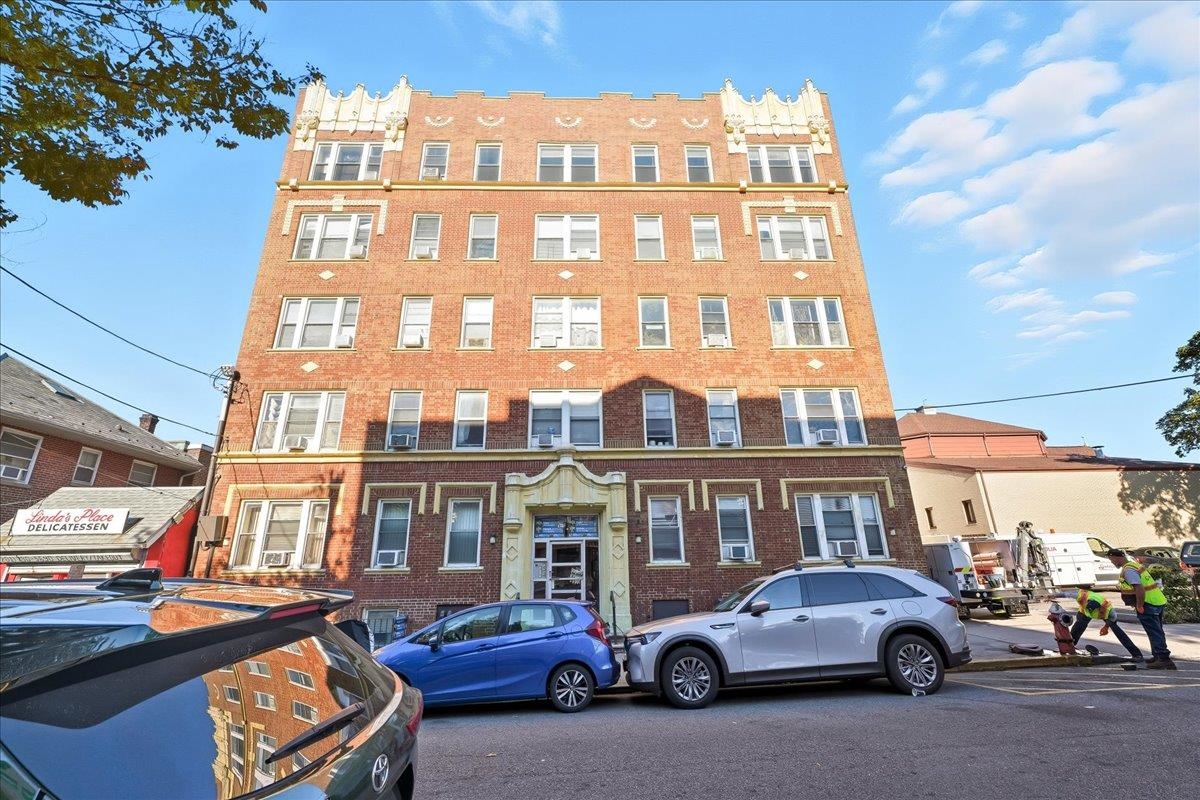 3-5 POTTER PL Unit: 5A