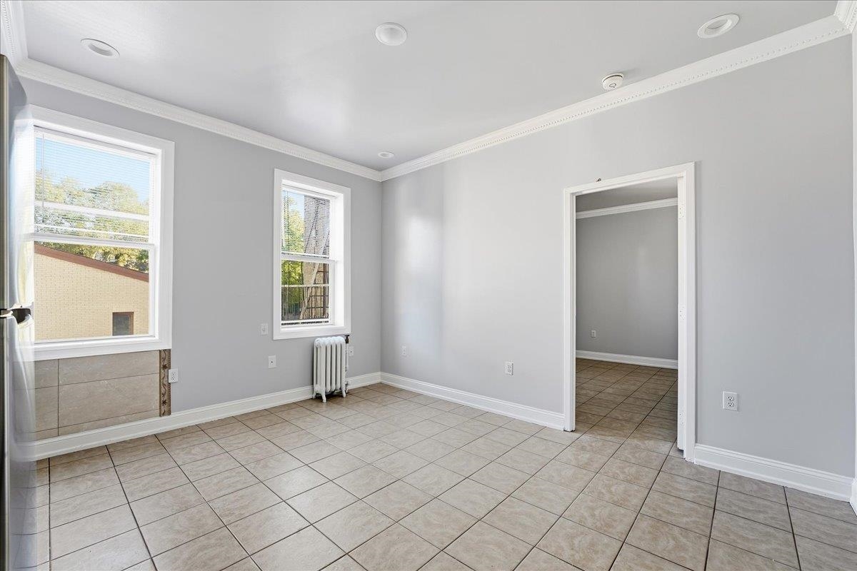 3-5 POTTER PL Unit: 2B