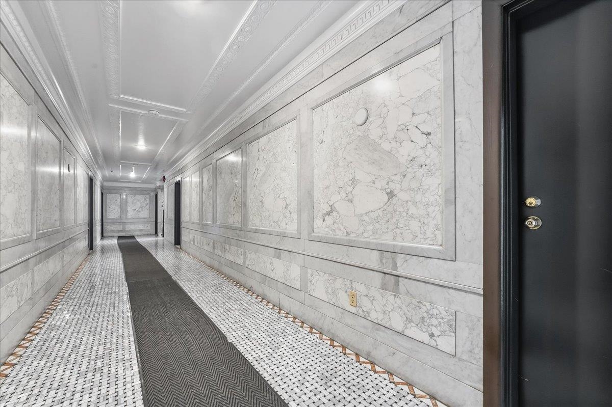 3-5 POTTER PL Unit: 2B