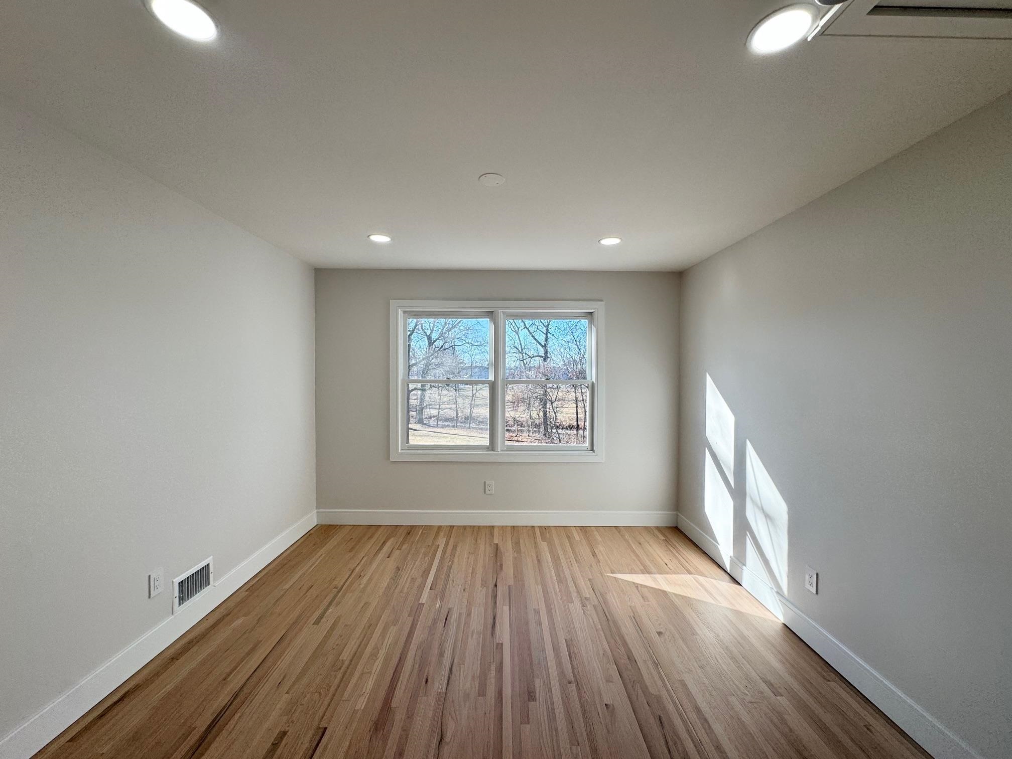 350 MITCHELL AVE Unit: 2