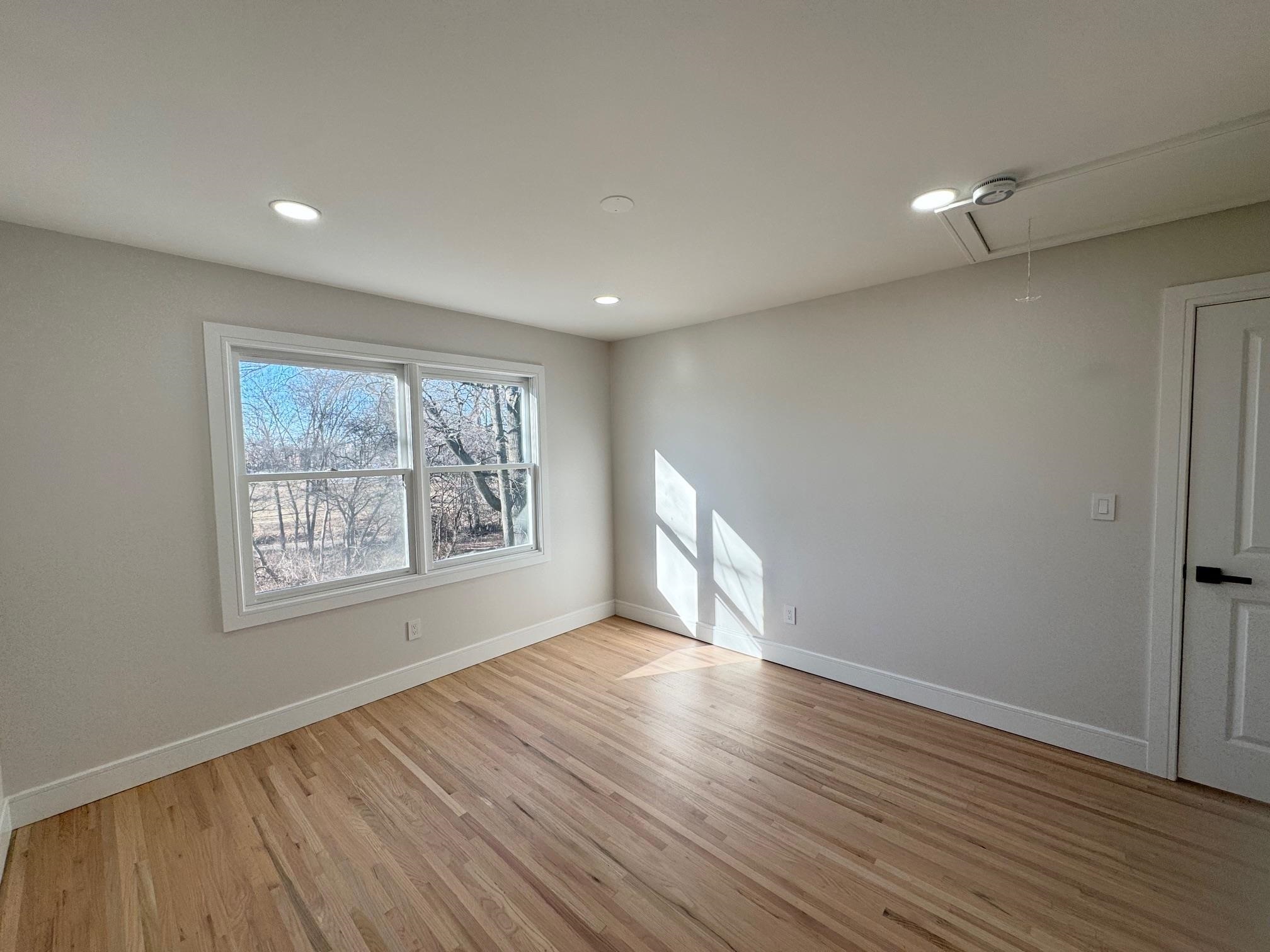 350 MITCHELL AVE Unit: 2