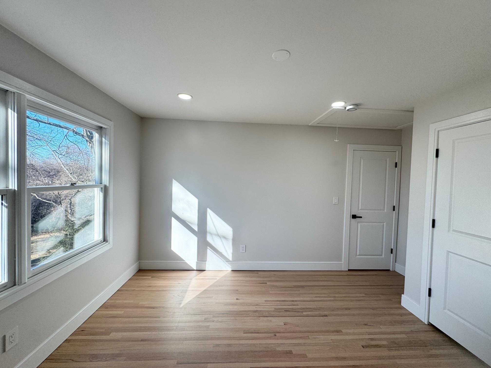 350 MITCHELL AVE Unit: 2