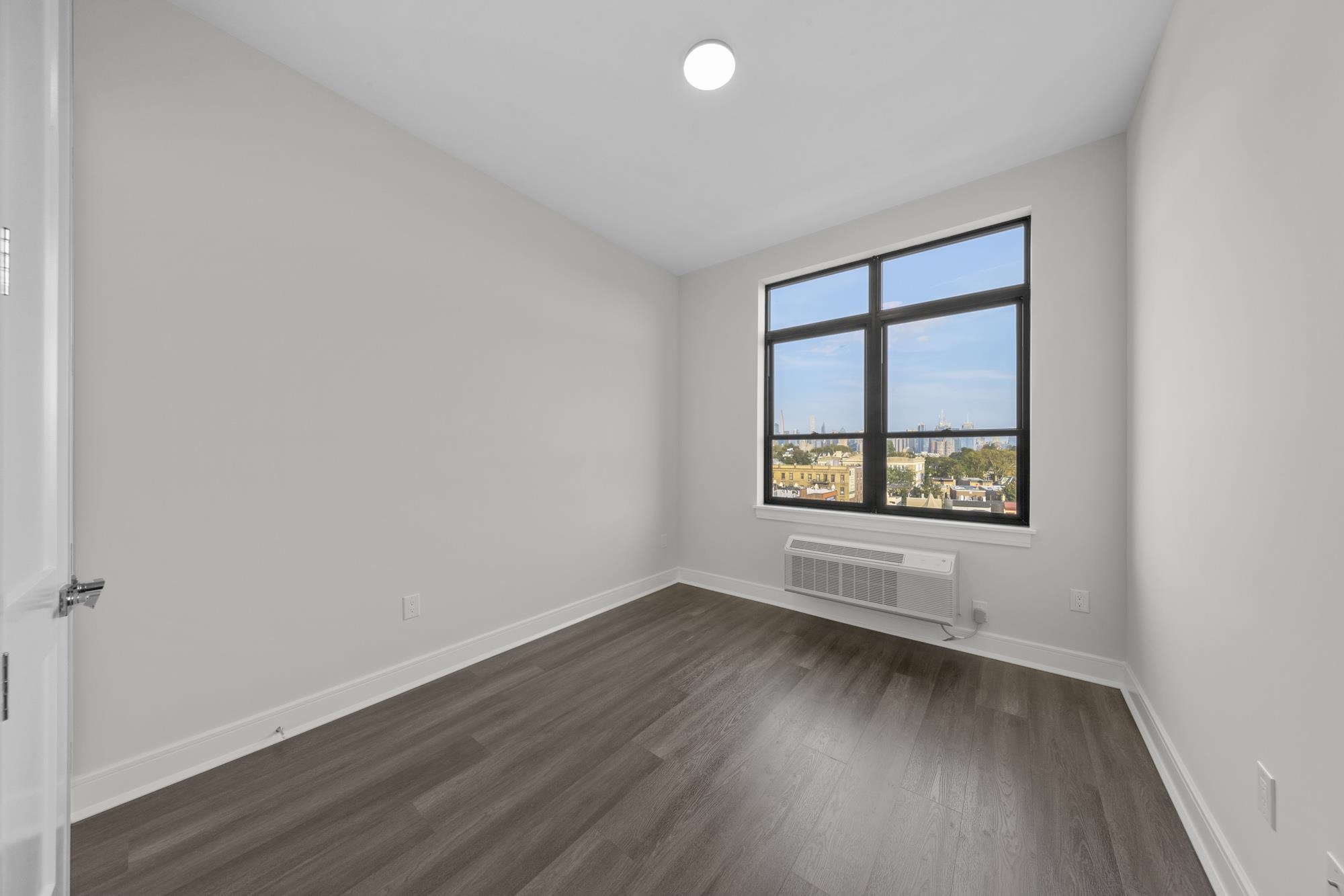 121 34TH ST Unit: 408