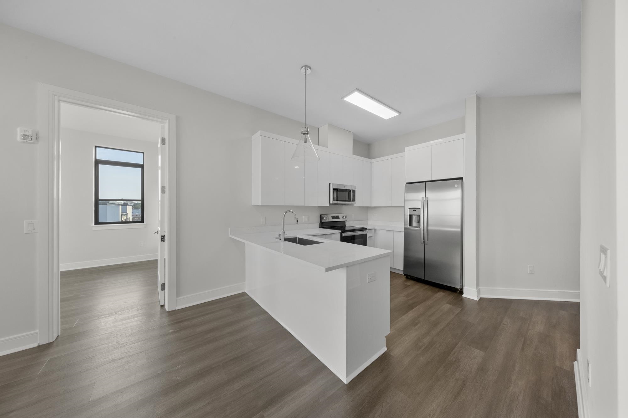 121 34TH ST Unit: 408