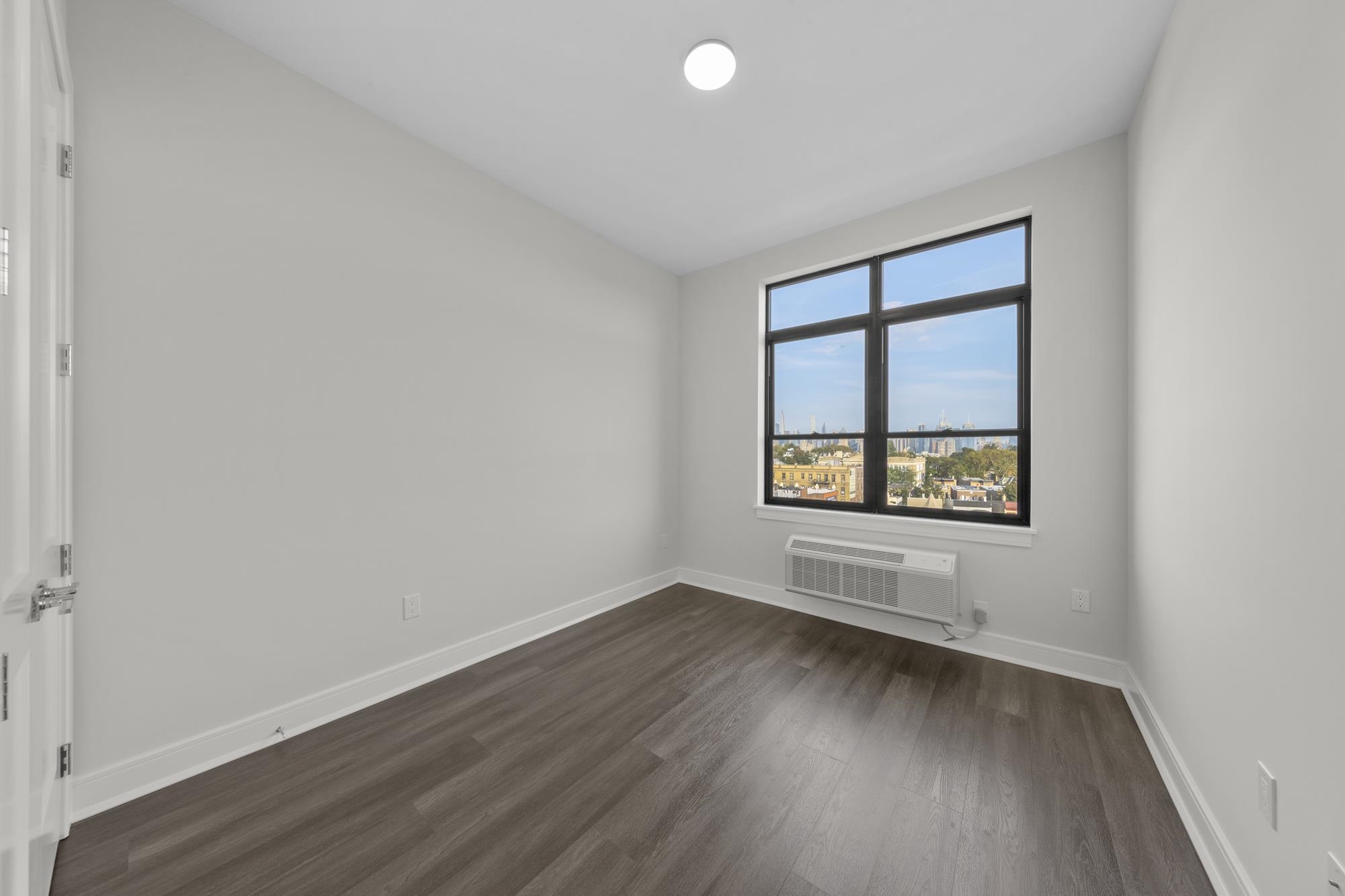 121 34TH ST Unit: 408