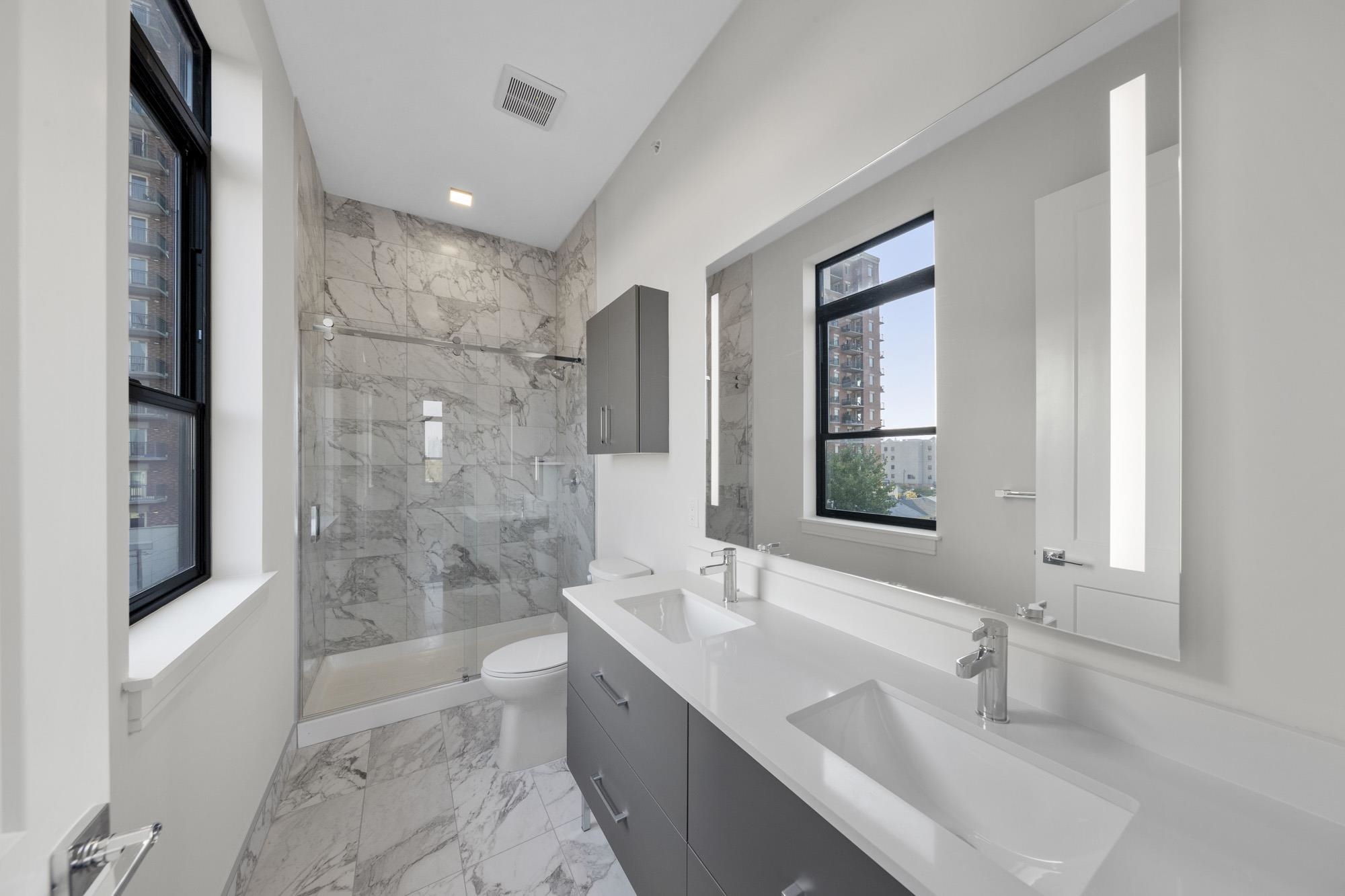 121 34TH ST Unit: 408