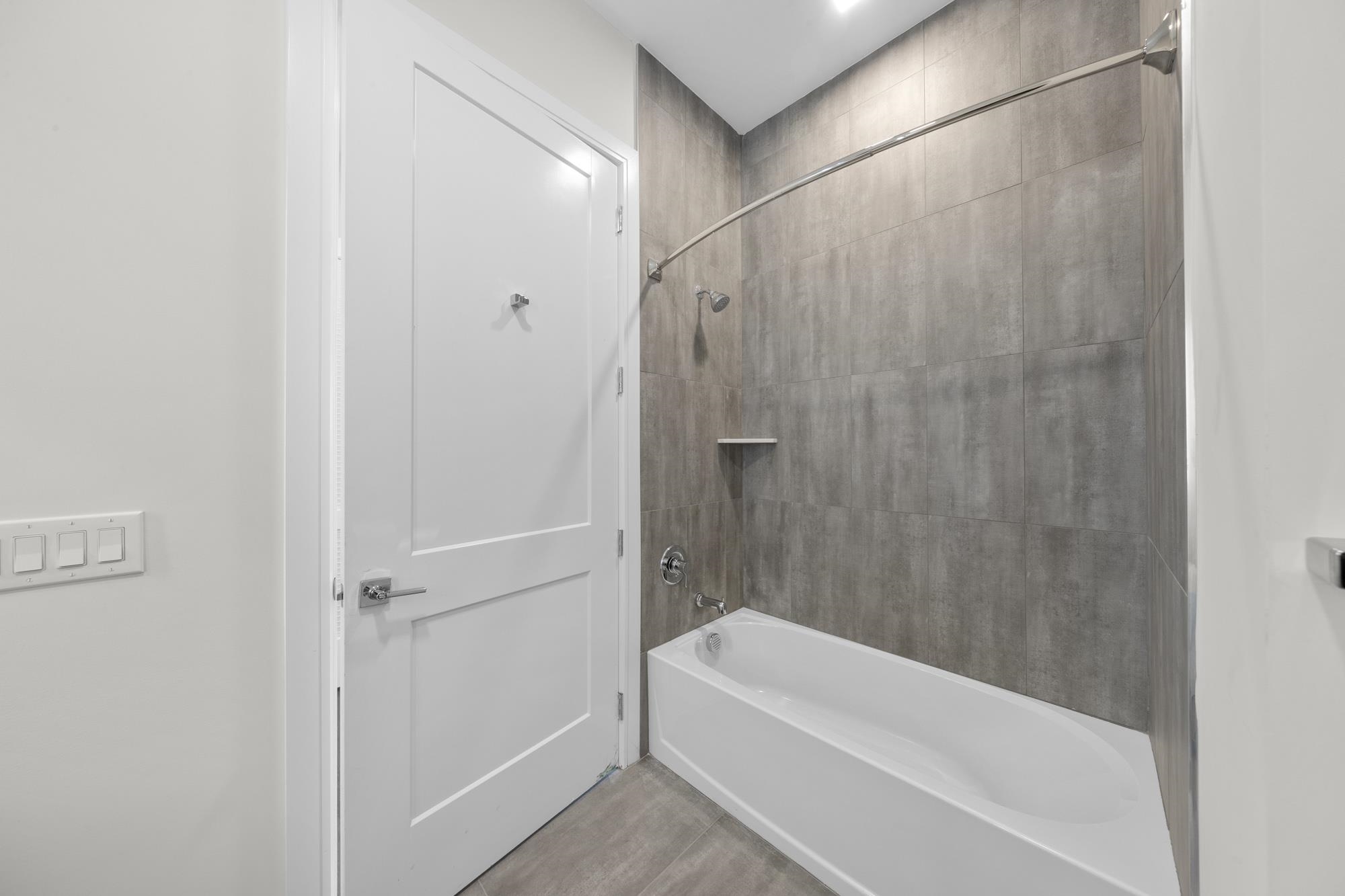 121 34TH ST Unit: 408