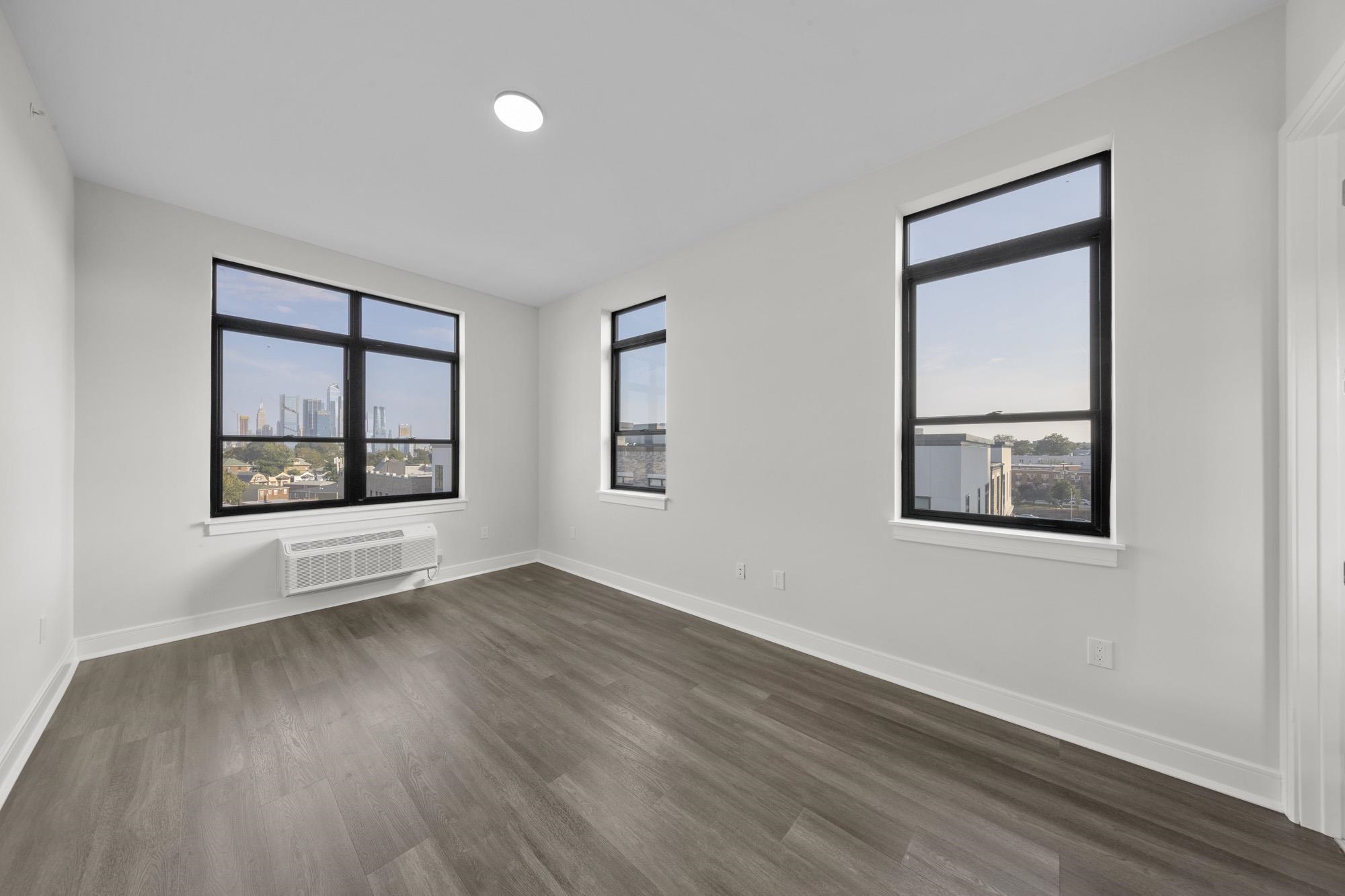 121 34TH ST Unit: 508