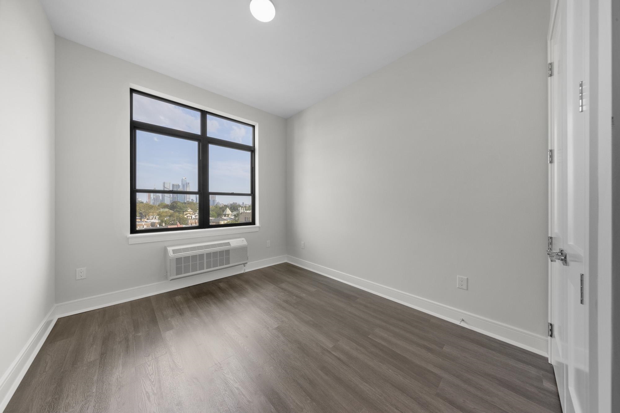 121 34TH ST Unit: 506