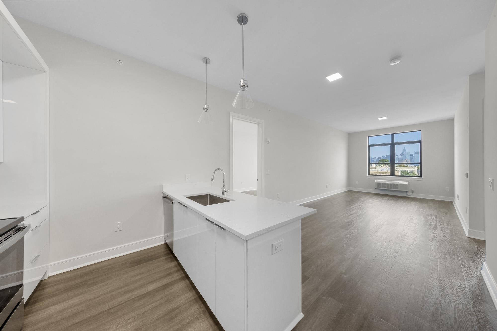 121 34TH ST Unit: 506