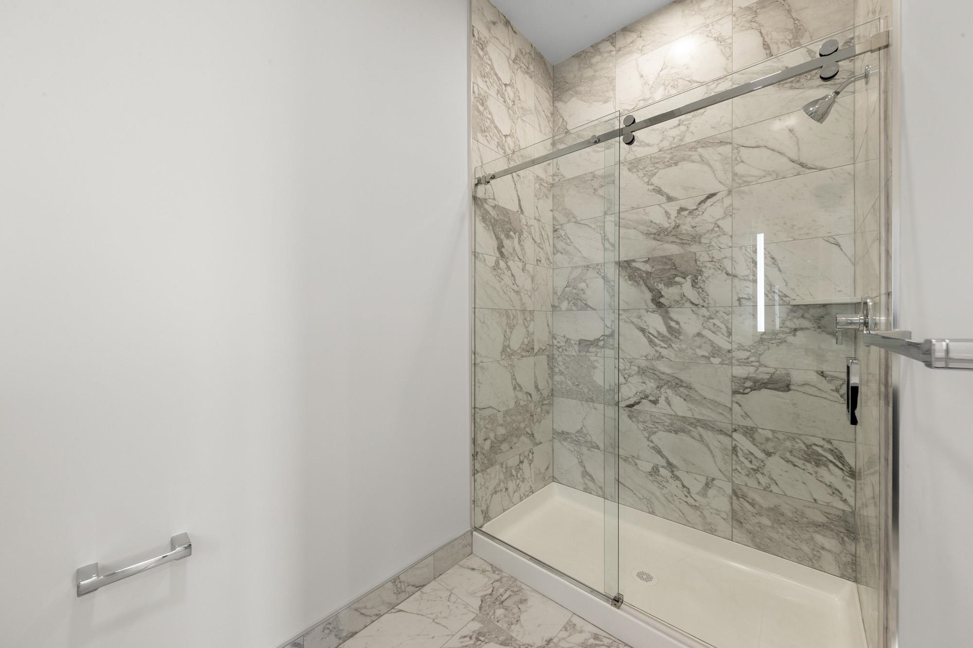 121 34TH ST Unit: 506