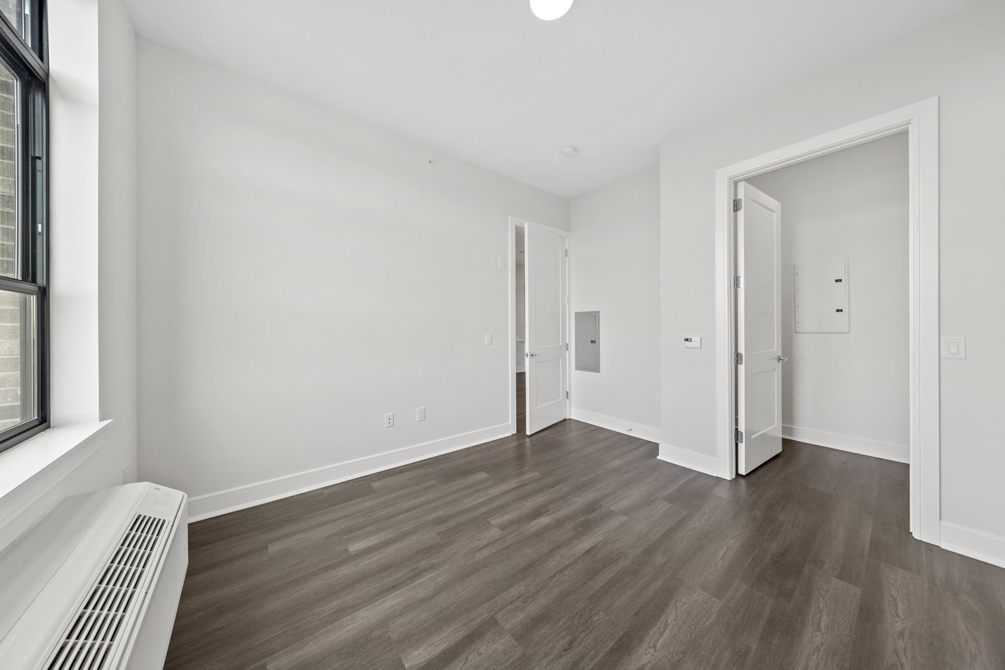 121 34TH ST Unit: 604