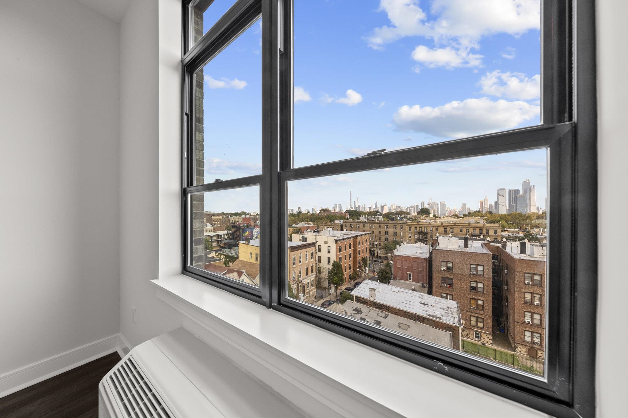 121 34TH ST Unit: 604