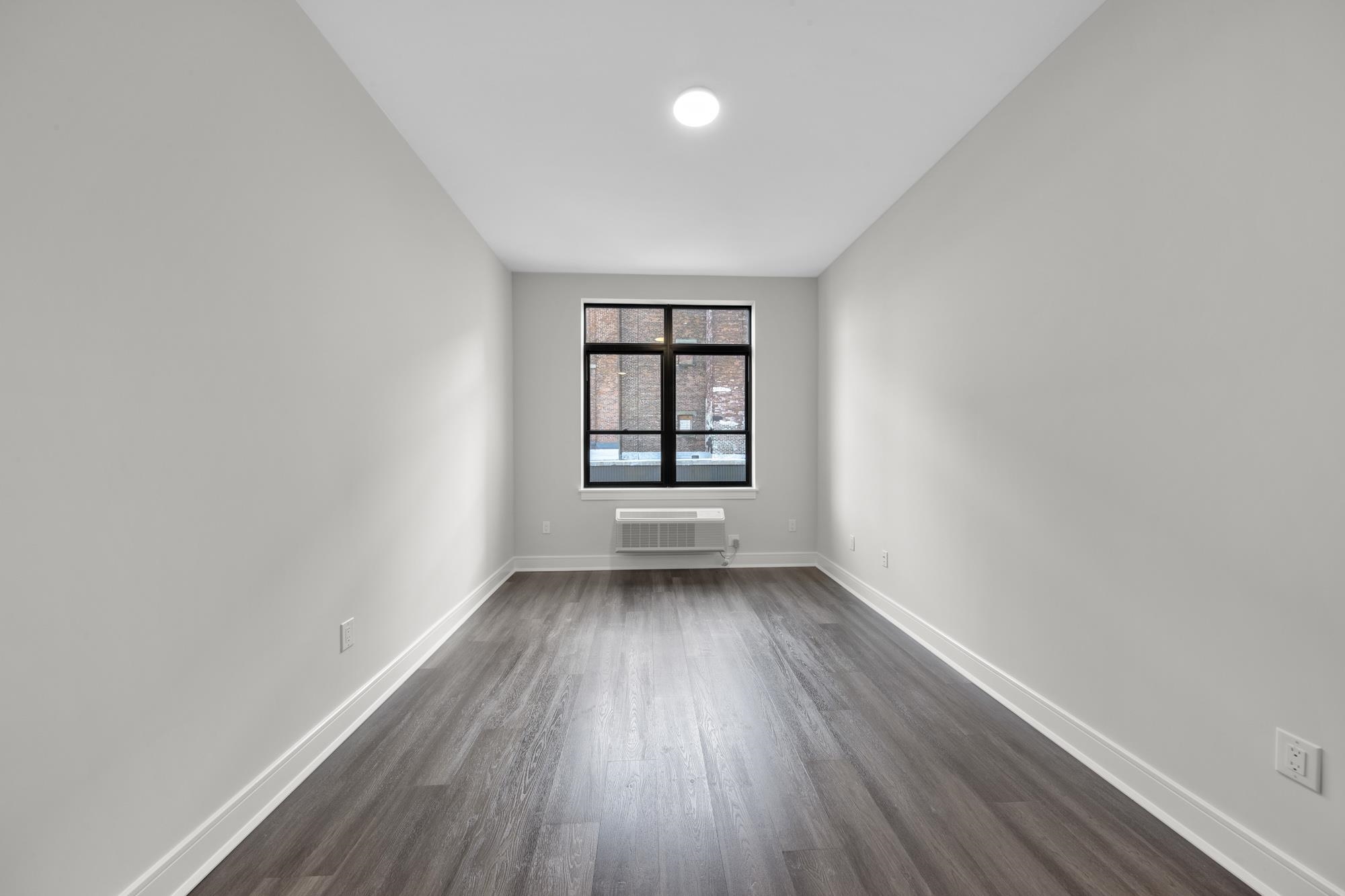 121 34TH ST Unit: 613