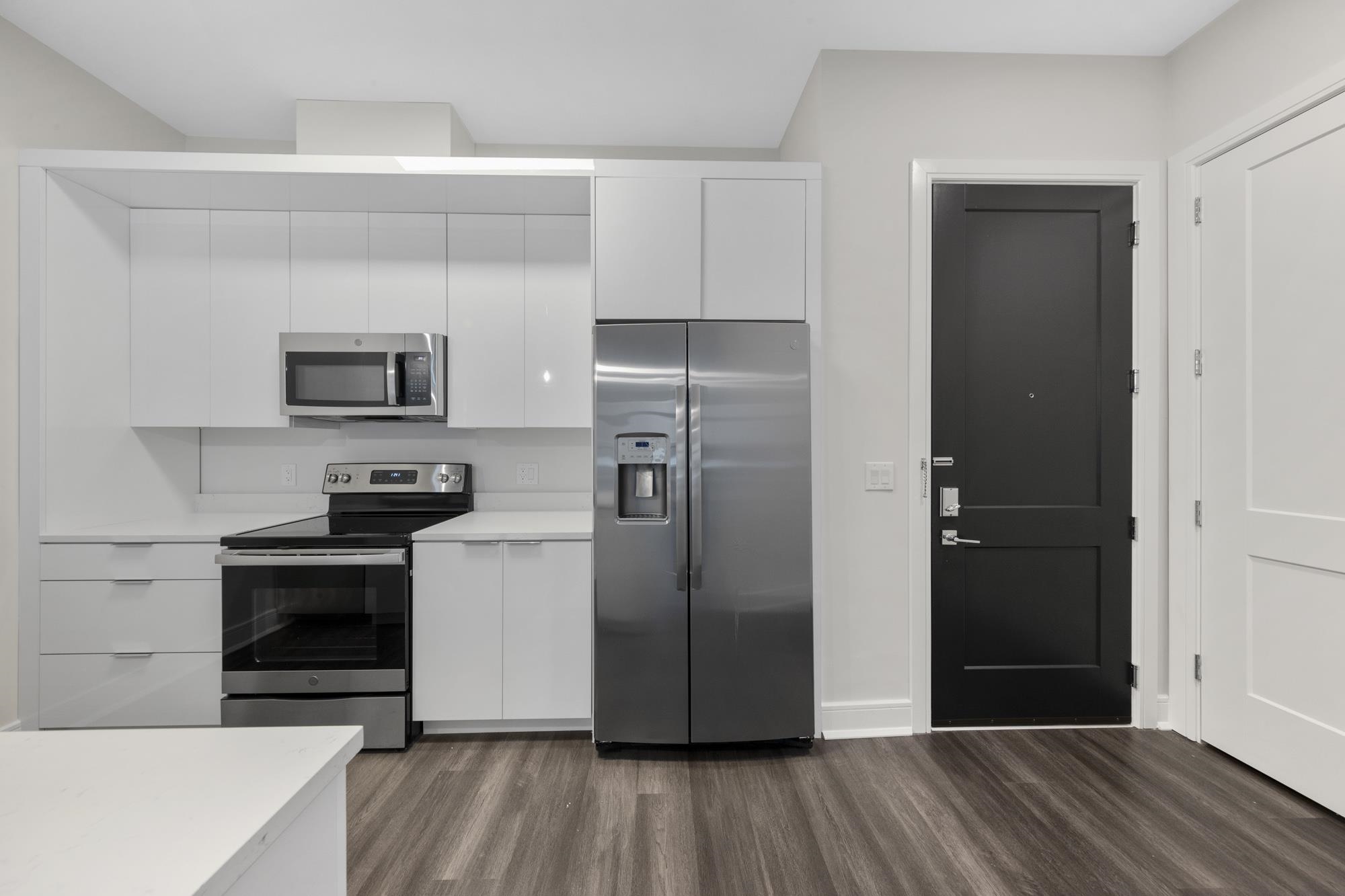 121 34TH ST Unit: 613