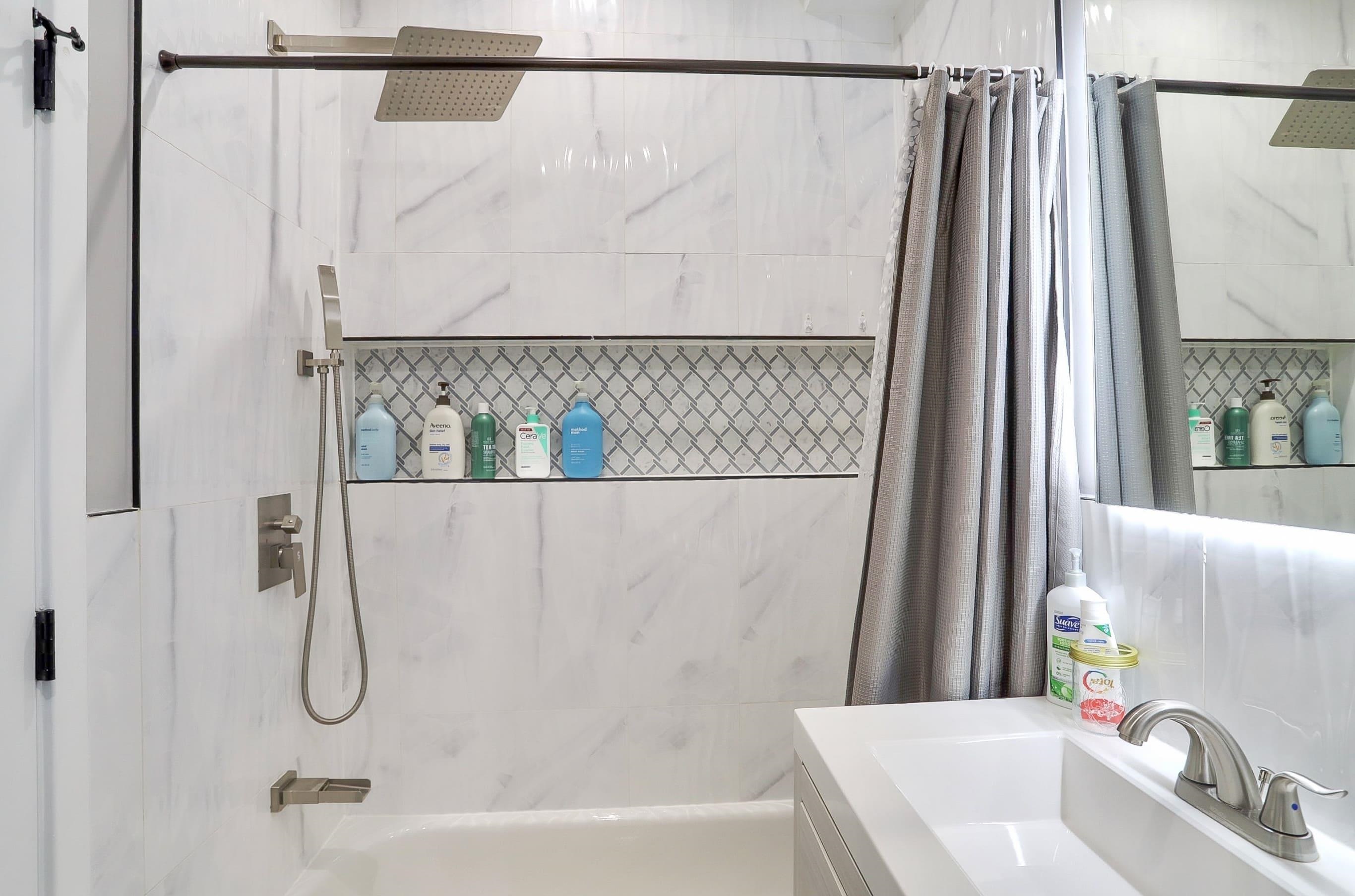 299 COLUMBIA AVE Unit: 2