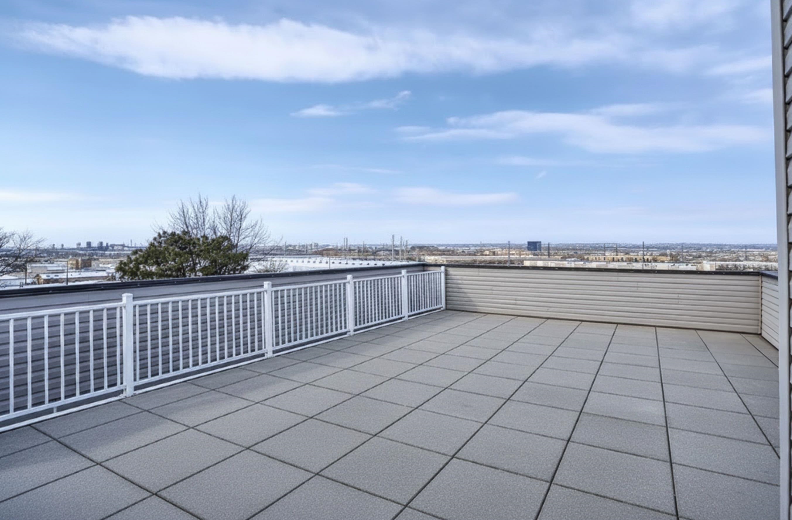 299 COLUMBIA AVE Unit: 2