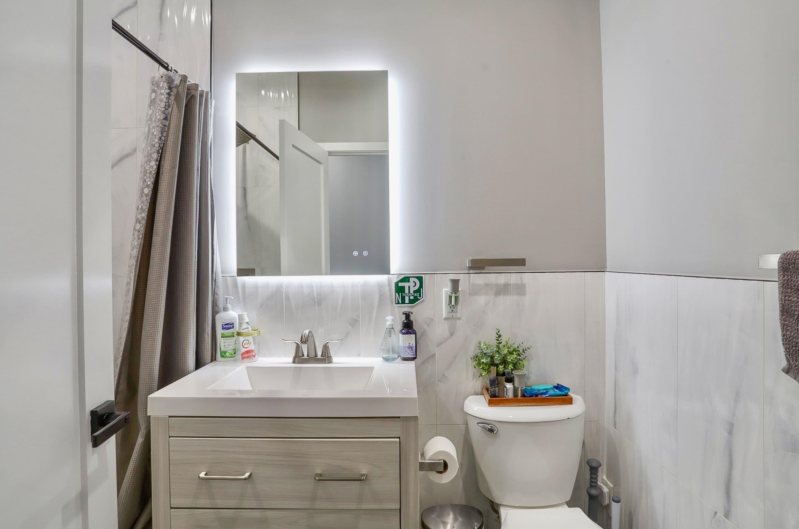 299 COLUMBIA AVE Unit: 2