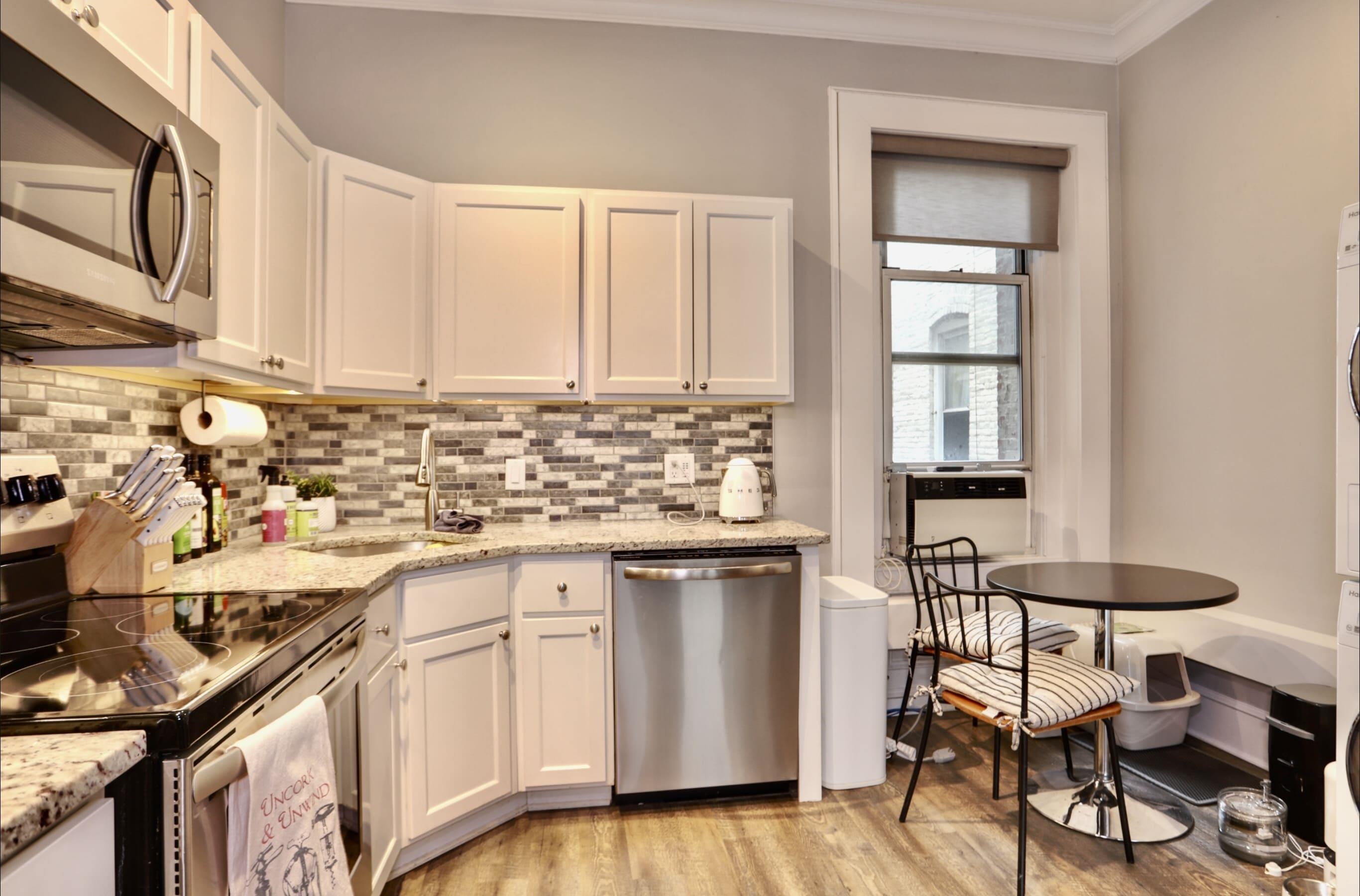 316 HUDSON ST Unit: 3A