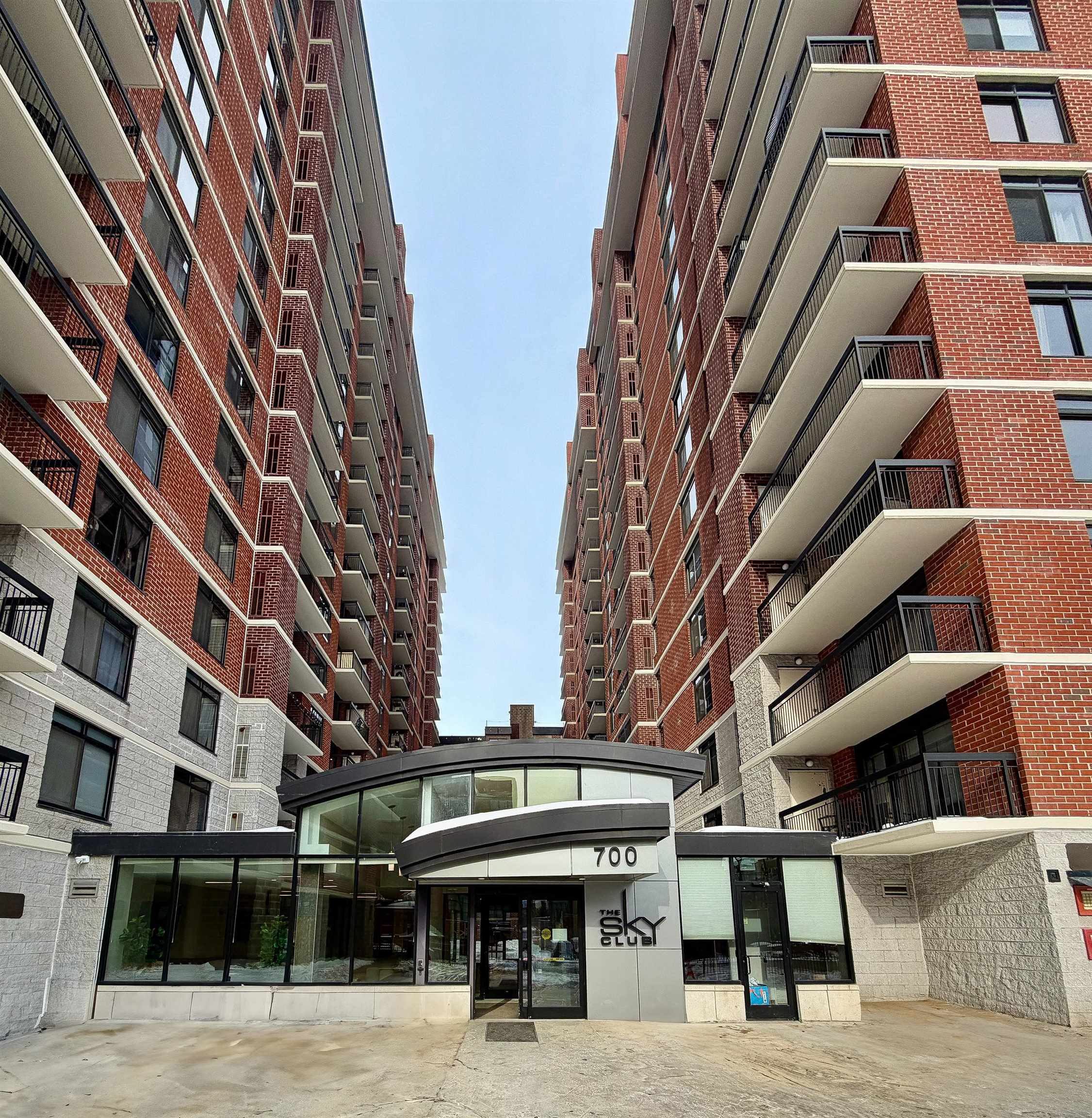 700 1ST ST Unit: 4L