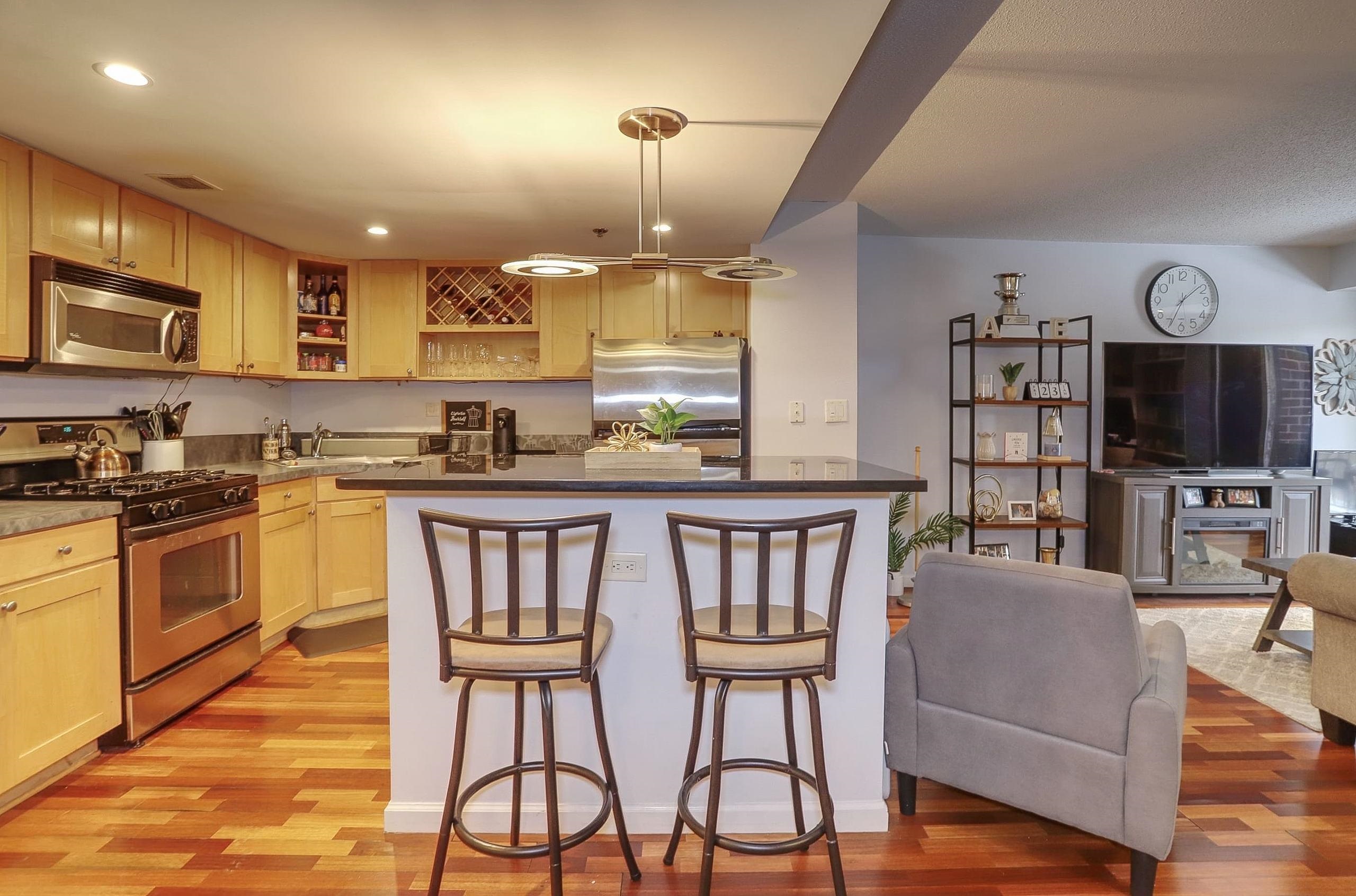 700 1ST ST Unit: 4L