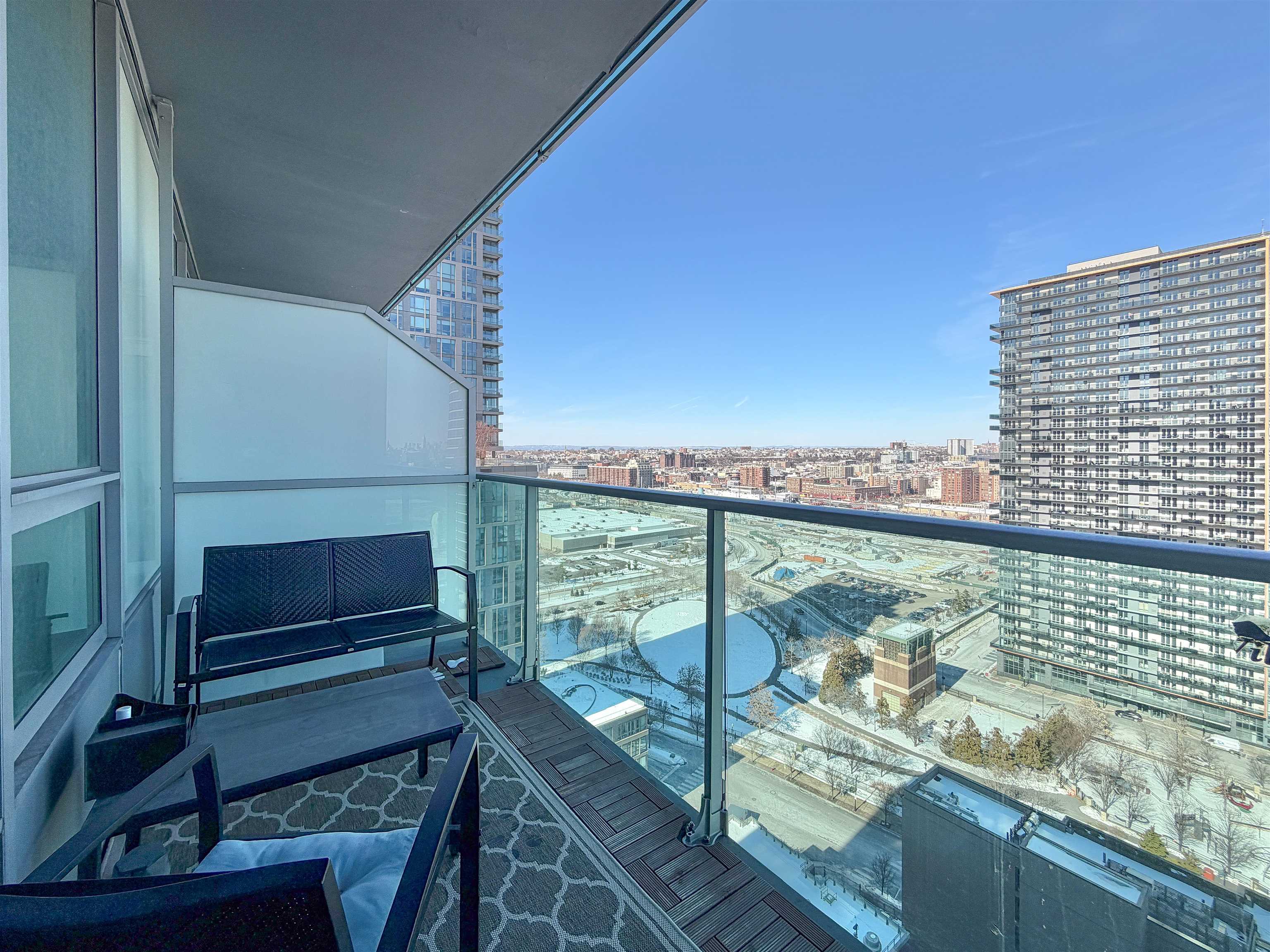 1 SHORE LANE Unit: 2606
