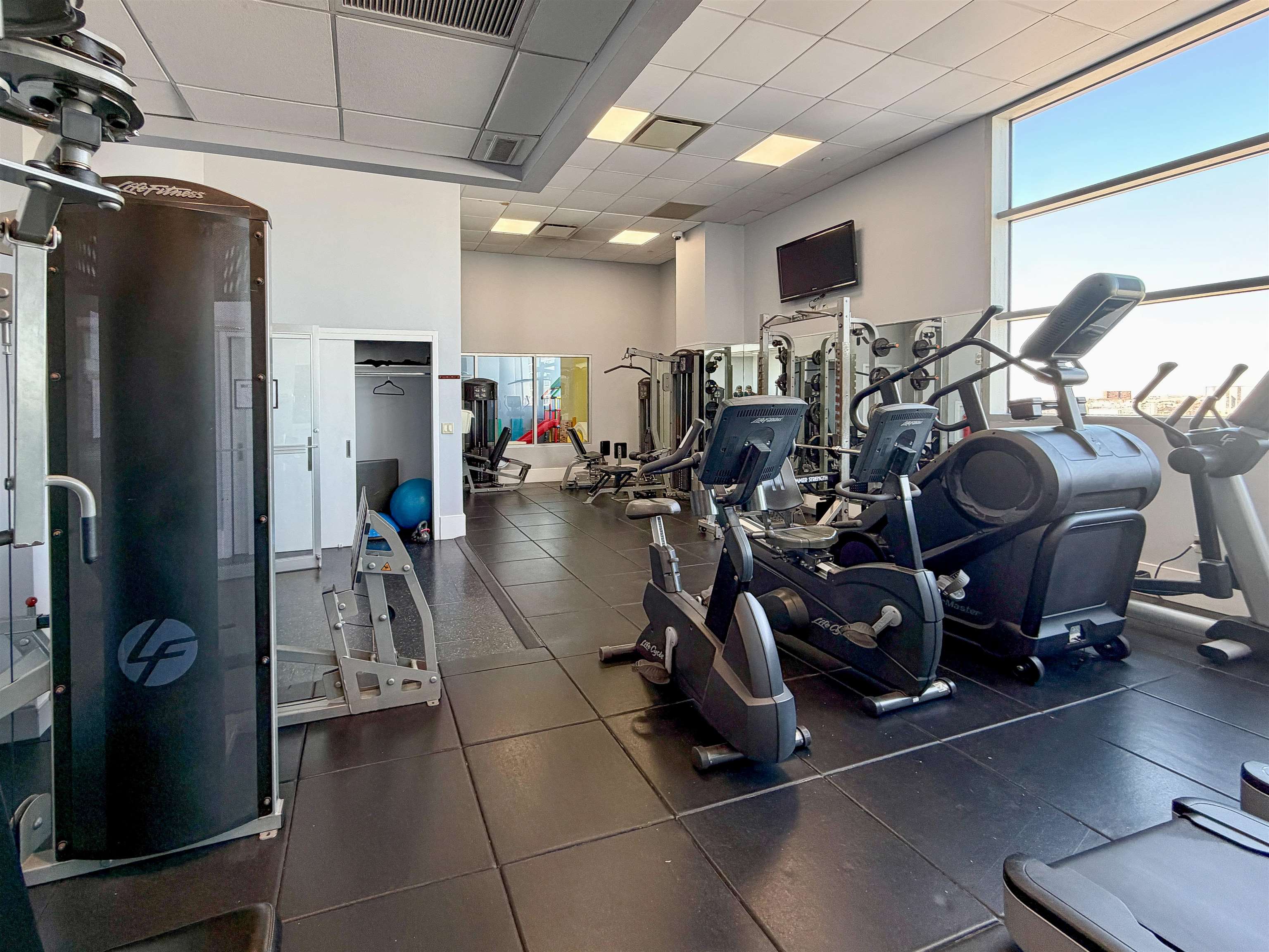 1 SHORE LANE Unit: 2606