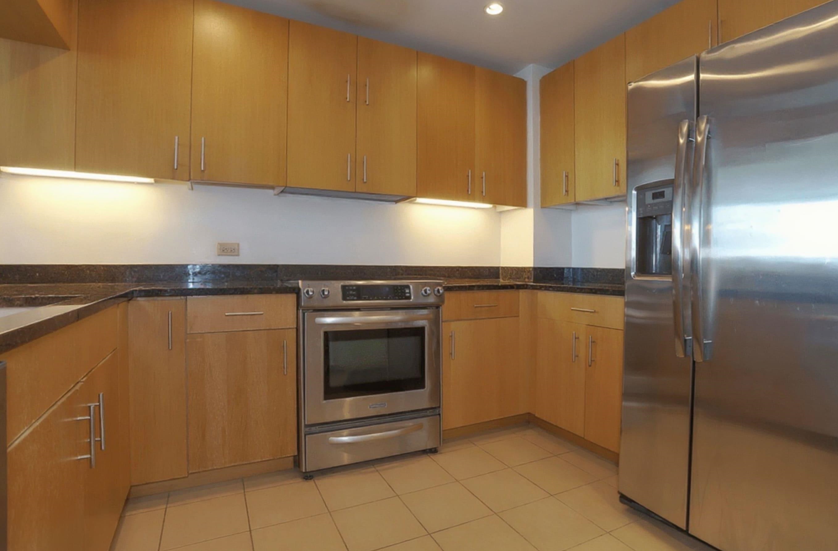 1 SHORE LANE Unit: 2606