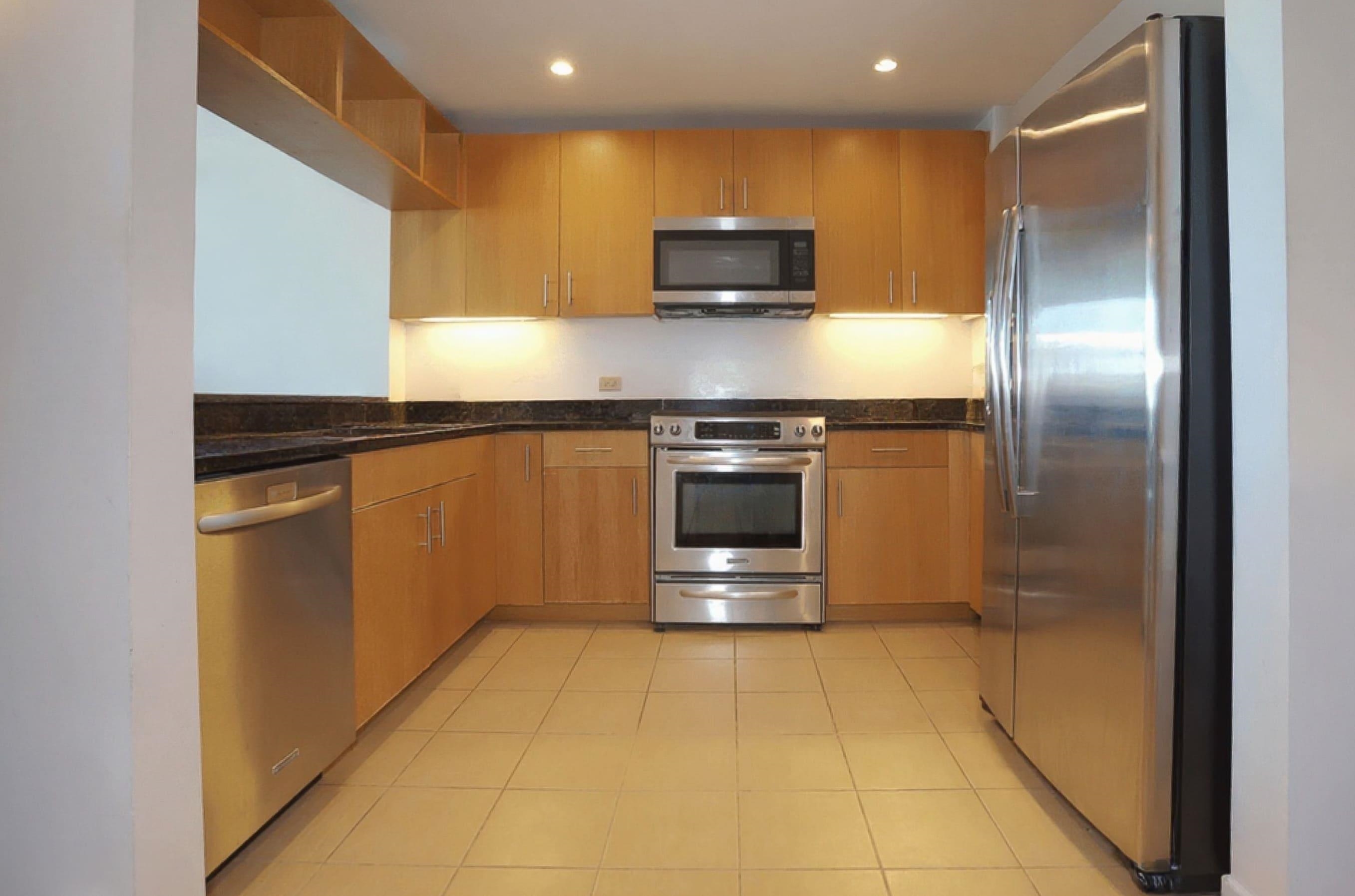 1 SHORE LANE Unit: 2606