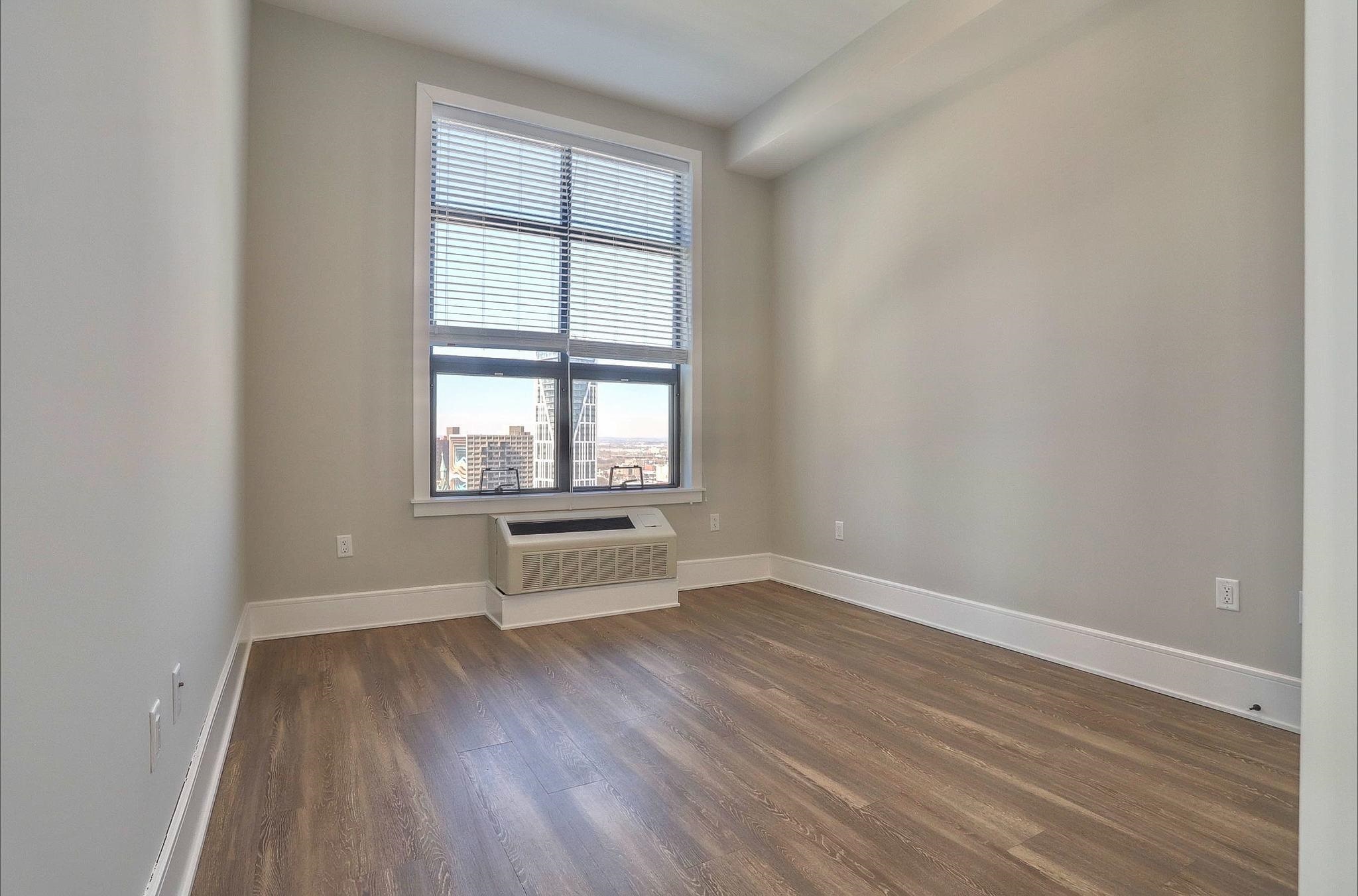 32 OAKLAND AVE Unit: 1516