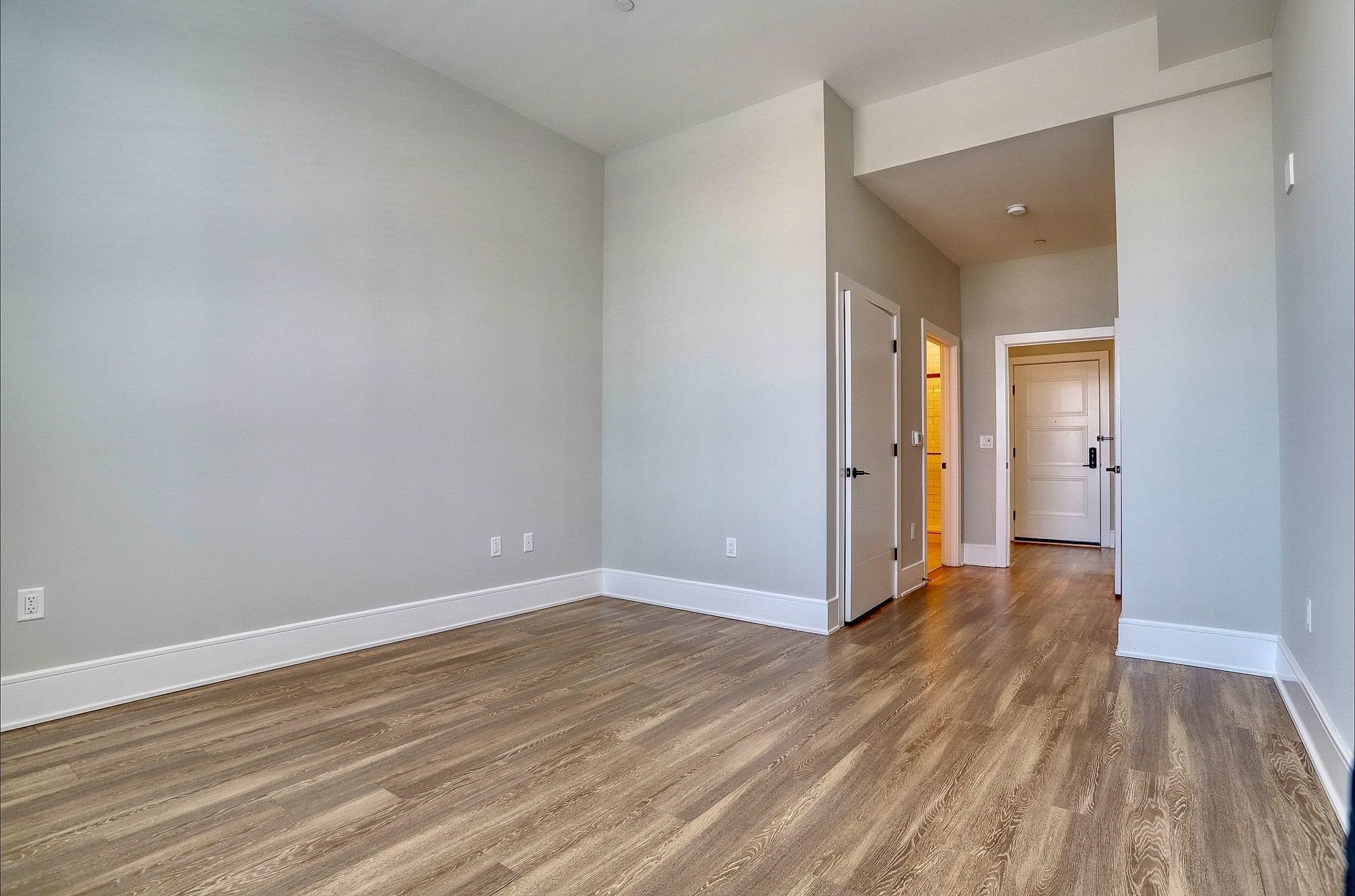 32 OAKLAND AVE Unit: 1516